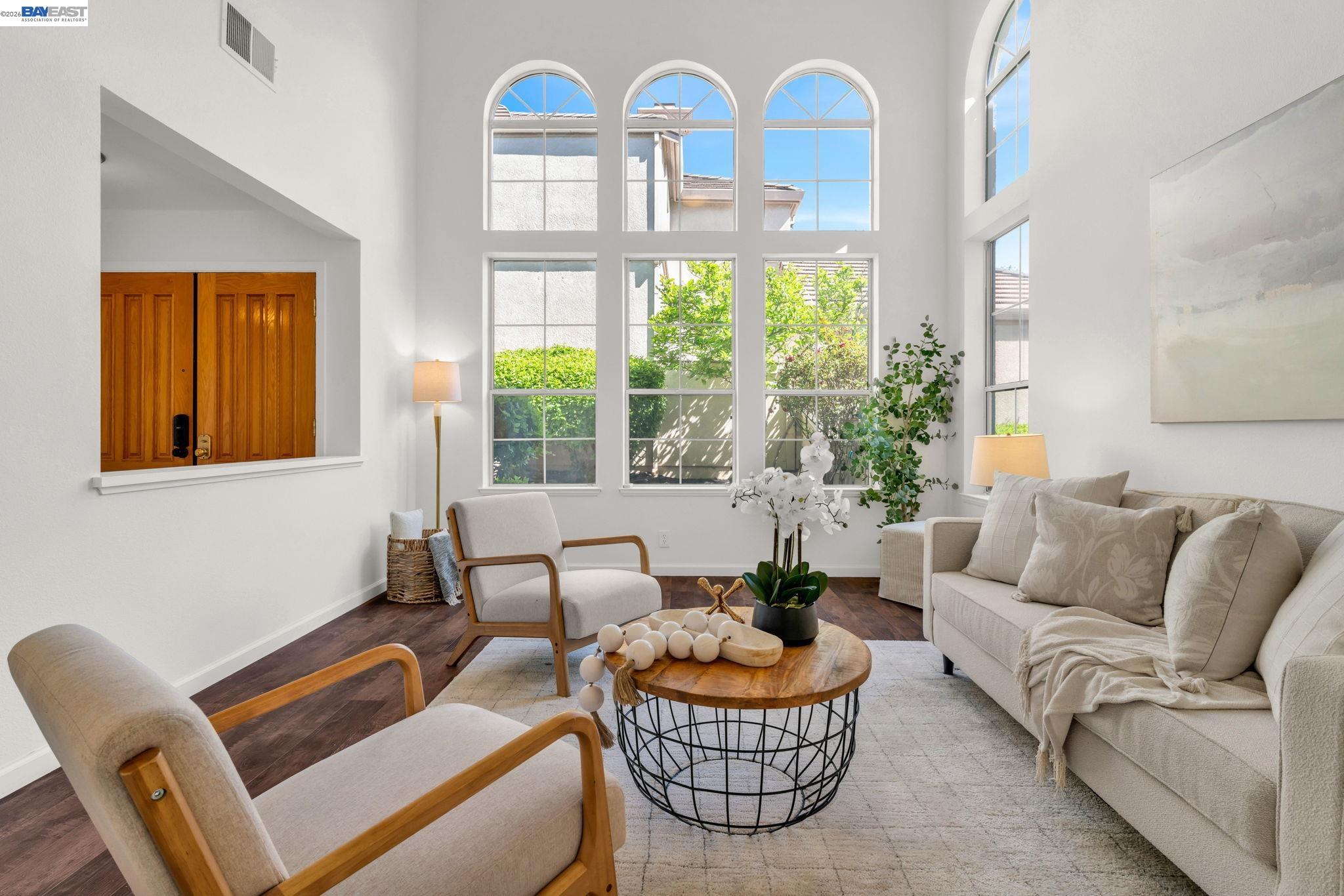 Detail Gallery Image 4 of 51 For 690 Glasgow Cir, Danville,  CA 94526 - 4 Beds | 2/1 Baths