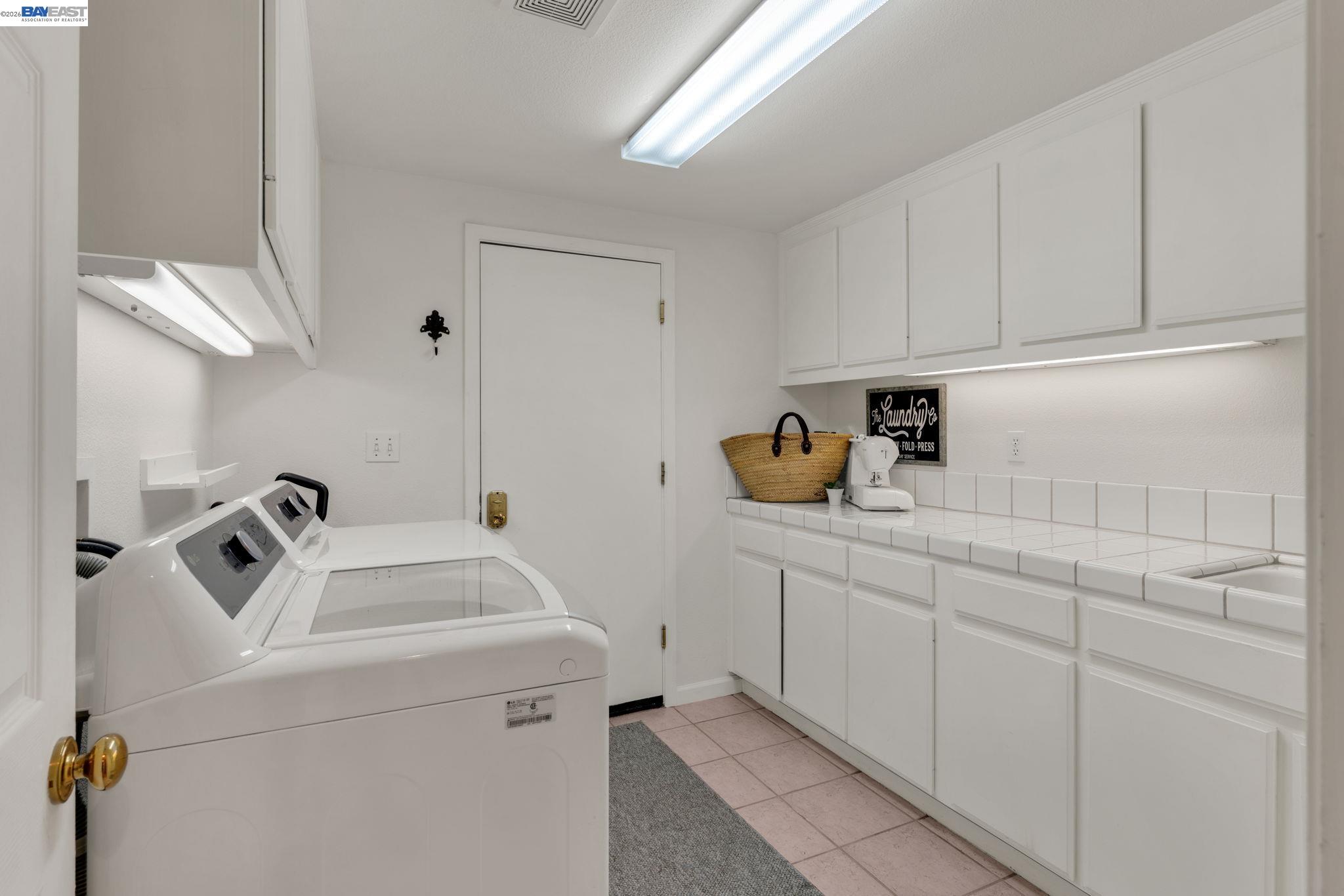 Detail Gallery Image 37 of 51 For 690 Glasgow Cir, Danville,  CA 94526 - 4 Beds | 2/1 Baths