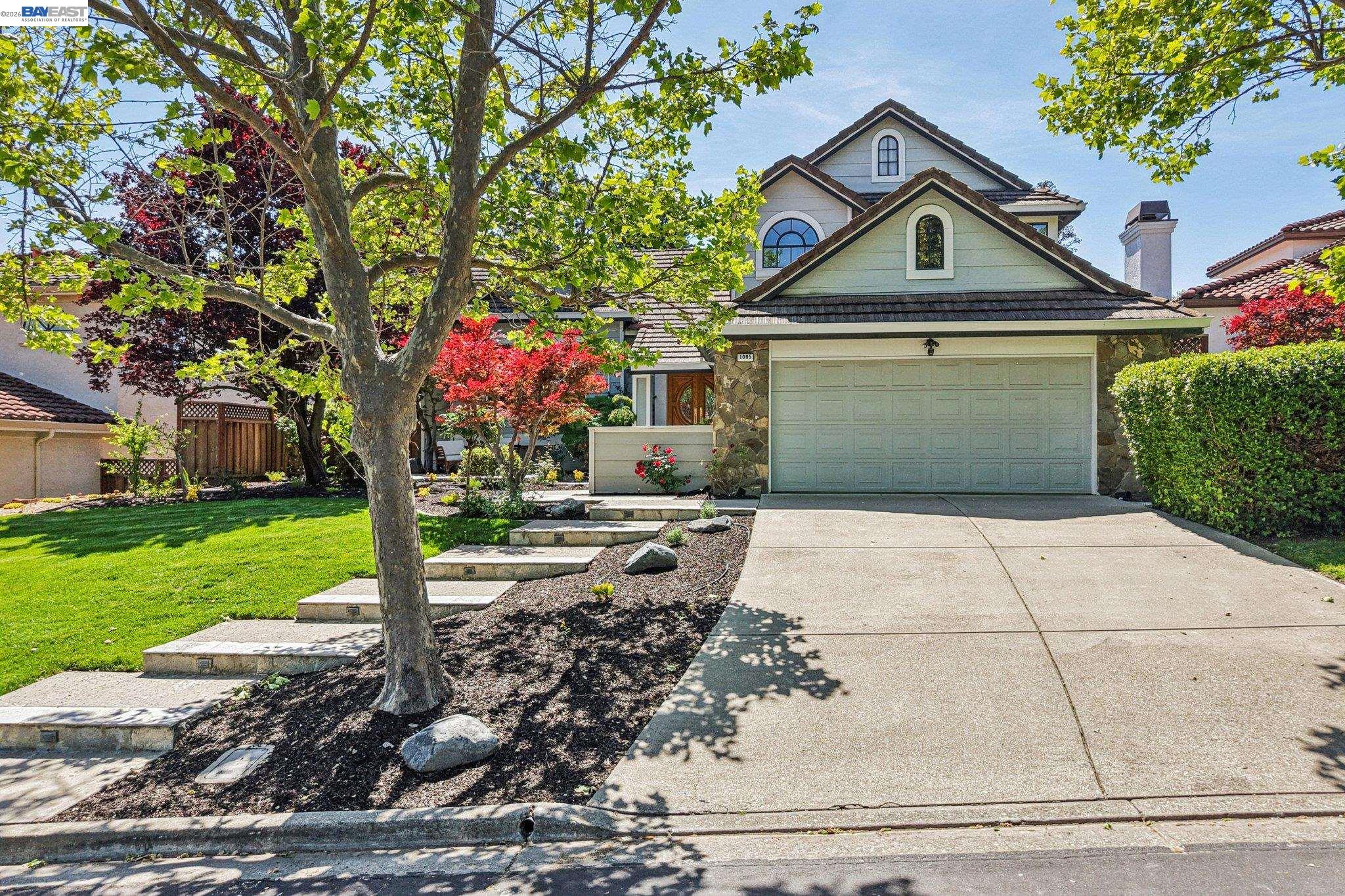 Detail Gallery Image 2 of 68 For 1095 Canyon Hills Rd, San Ramon,  CA 94582 - 4 Beds | 3 Baths