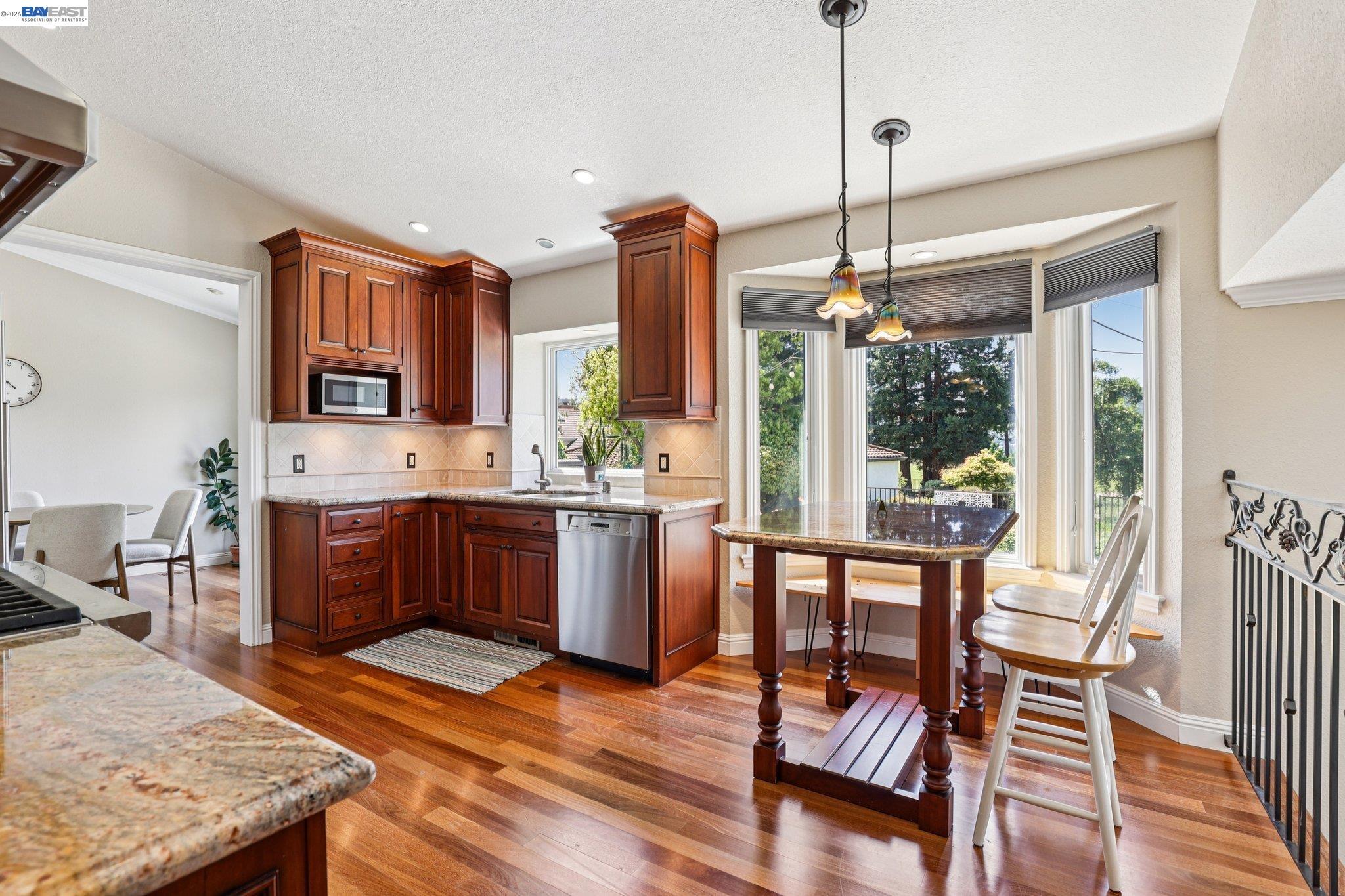 Detail Gallery Image 14 of 68 For 1095 Canyon Hills Rd, San Ramon,  CA 94582 - 4 Beds | 3 Baths