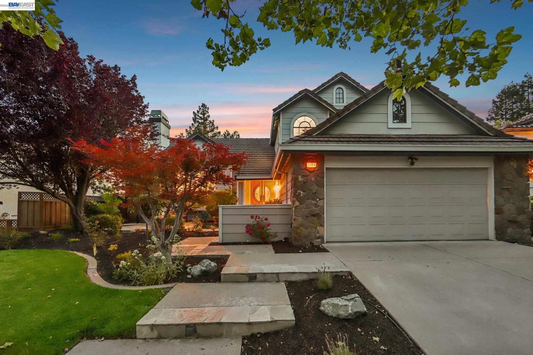 Detail Gallery Image 3 of 68 For 1095 Canyon Hills Rd, San Ramon,  CA 94582 - 4 Beds | 3 Baths