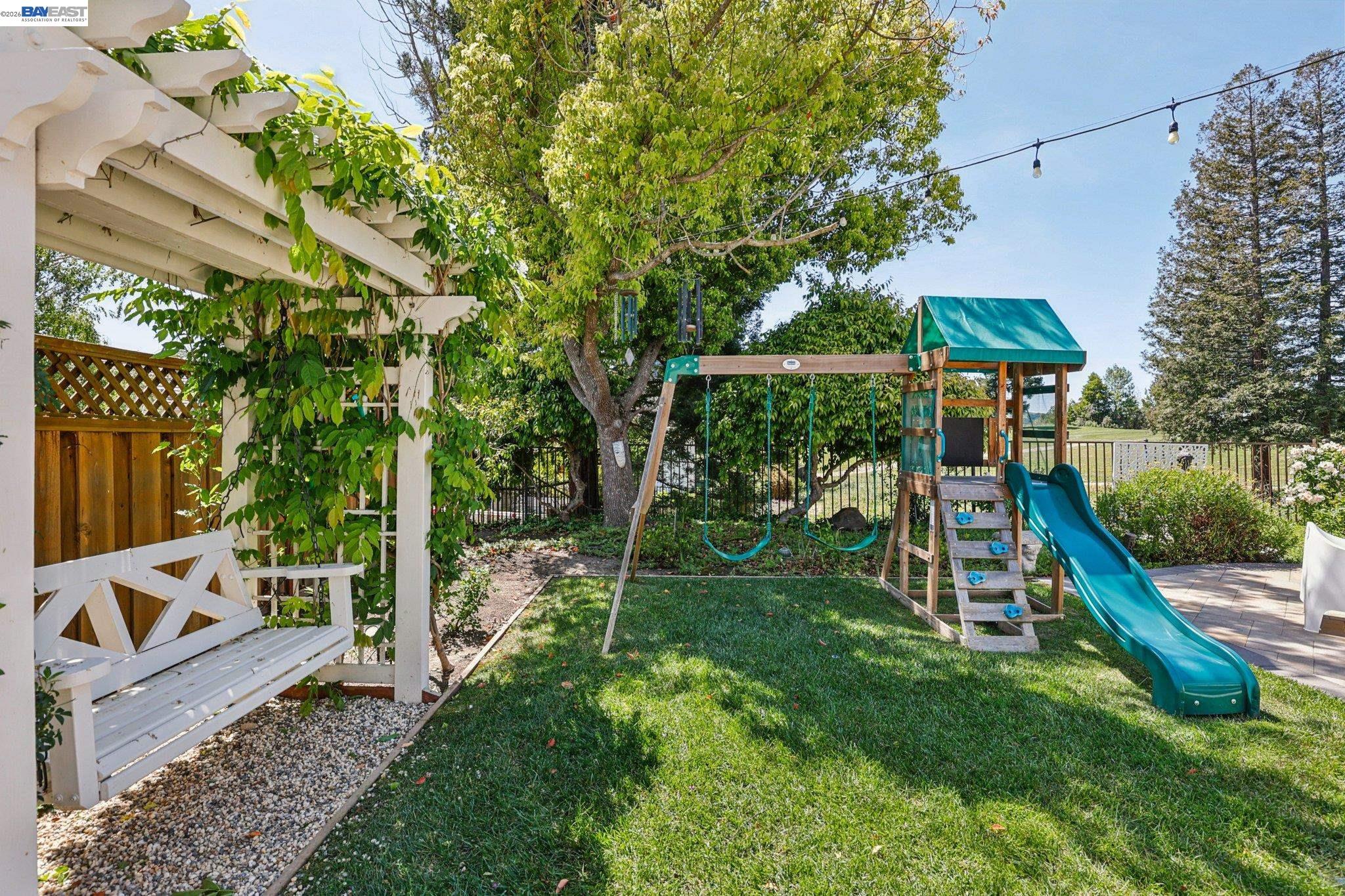 Detail Gallery Image 38 of 68 For 1095 Canyon Hills Rd, San Ramon,  CA 94582 - 4 Beds | 3 Baths