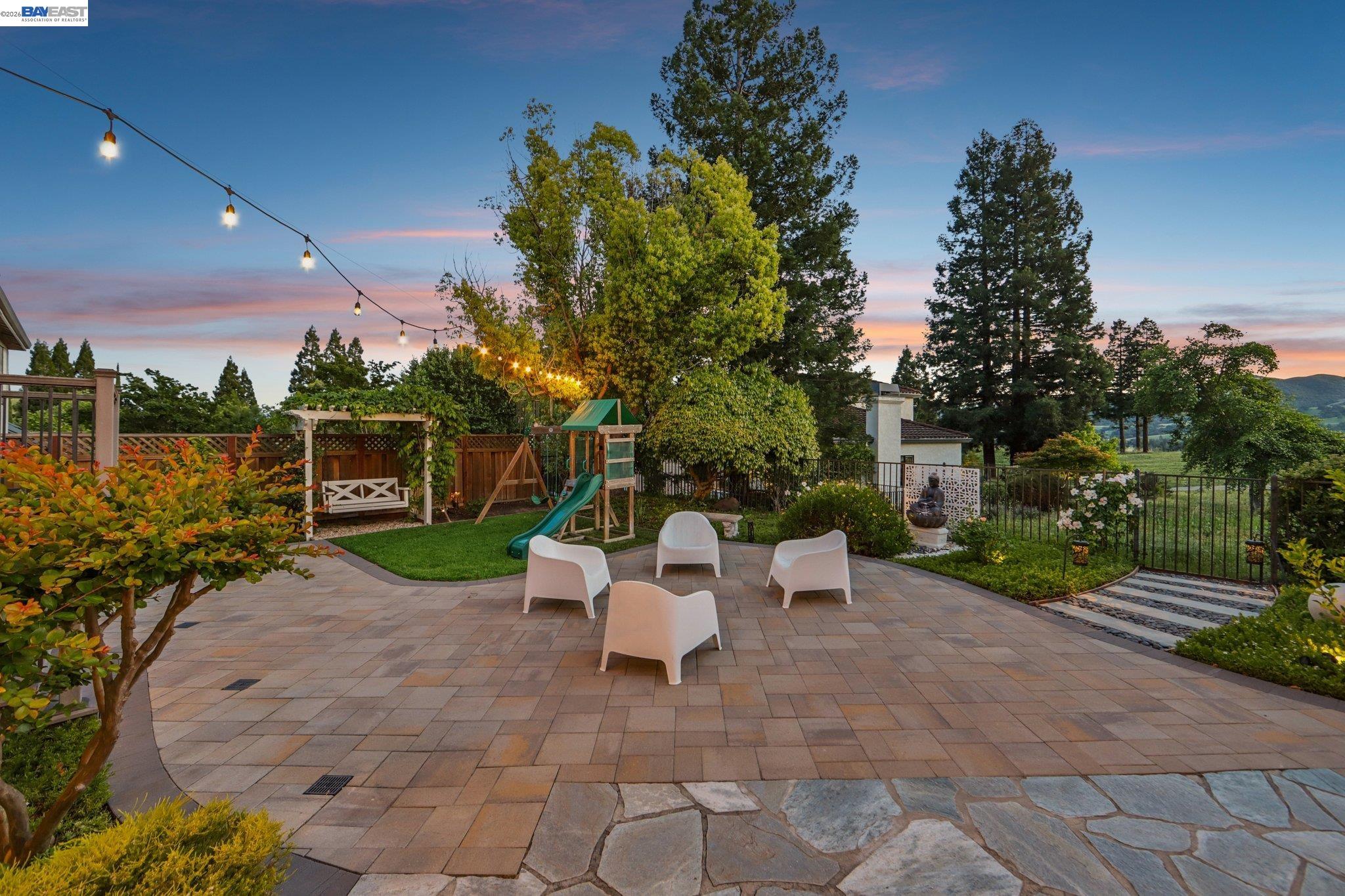 Detail Gallery Image 41 of 68 For 1095 Canyon Hills Rd, San Ramon,  CA 94582 - 4 Beds | 3 Baths