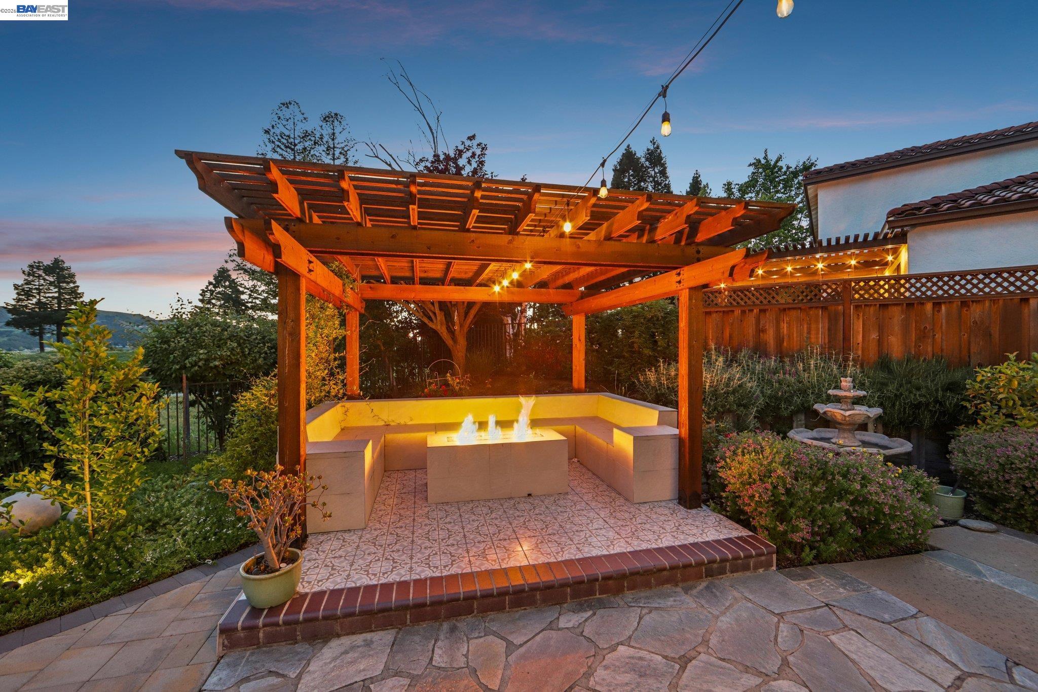 Detail Gallery Image 46 of 68 For 1095 Canyon Hills Rd, San Ramon,  CA 94582 - 4 Beds | 3 Baths