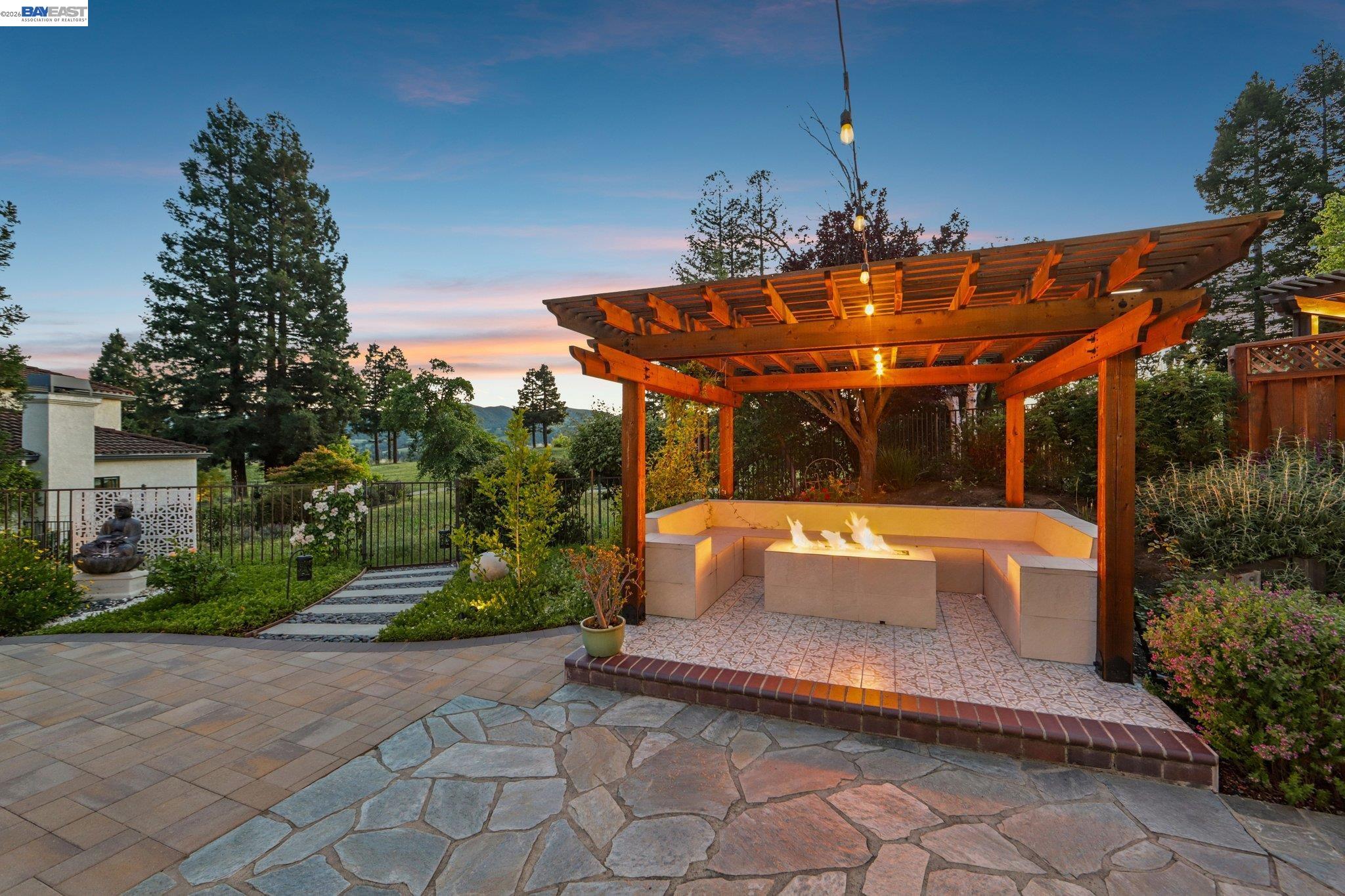 Detail Gallery Image 47 of 68 For 1095 Canyon Hills Rd, San Ramon,  CA 94582 - 4 Beds | 3 Baths