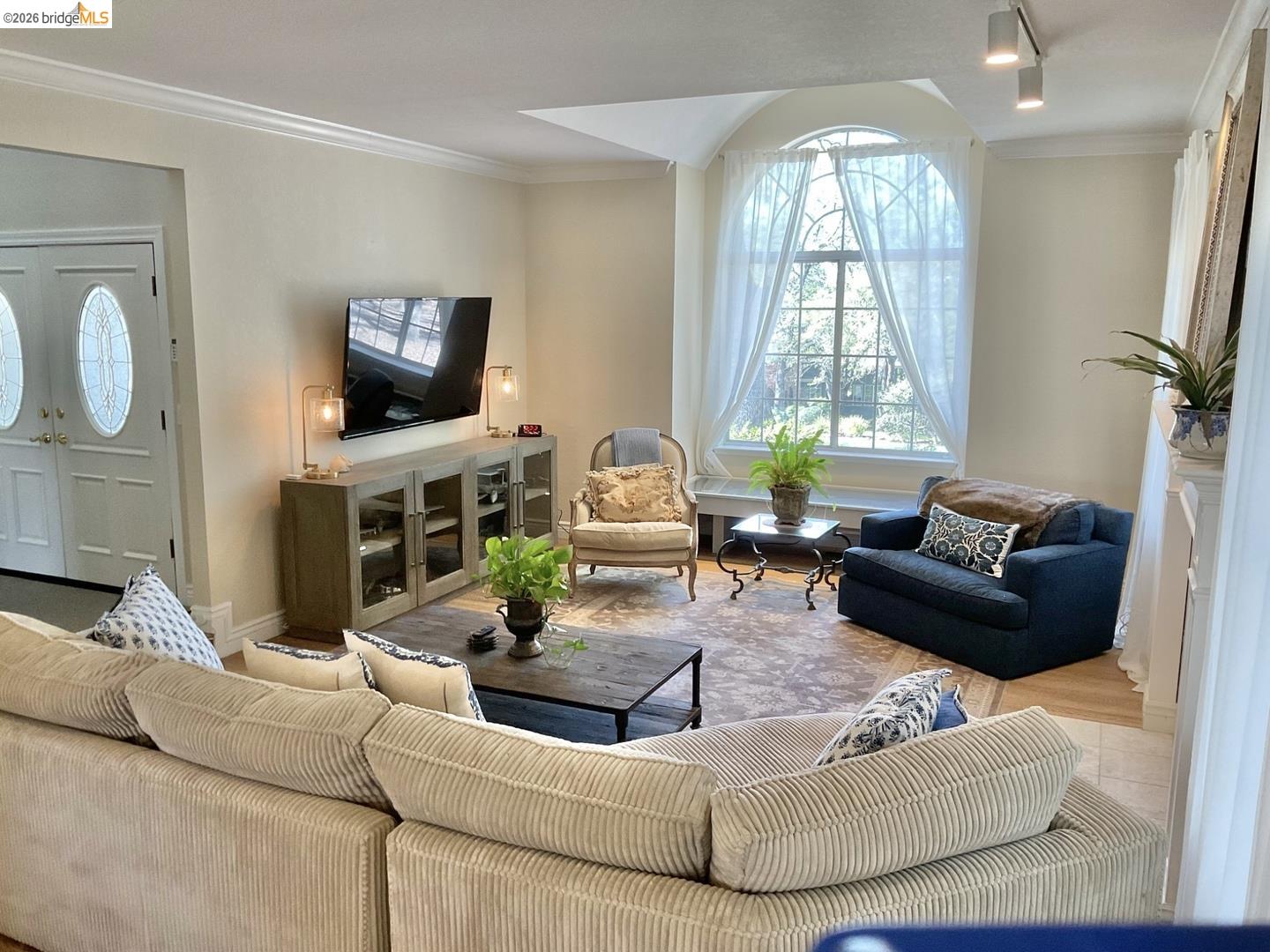 Detail Gallery Image 7 of 37 For 4127 Kilt Cir, El Dorado Hills,  CA 95762 - 5 Beds | 4/1 Baths