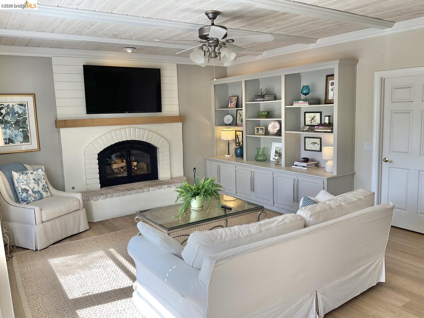 Detail Gallery Image 10 of 37 For 4127 Kilt Cir, El Dorado Hills,  CA 95762 - 5 Beds | 4/1 Baths