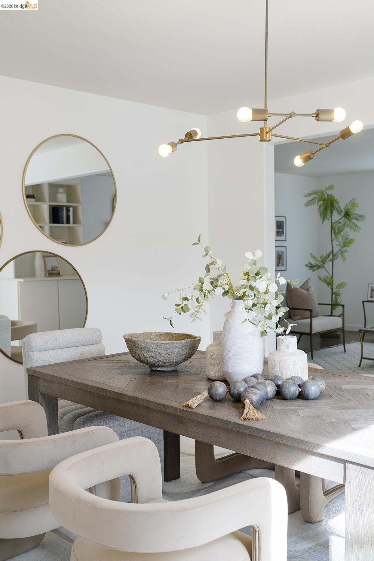 Detail Gallery Image 12 of 43 For 6109 Fairlane Dr, Oakland,  CA 94611 - 3 Beds | 2 Baths