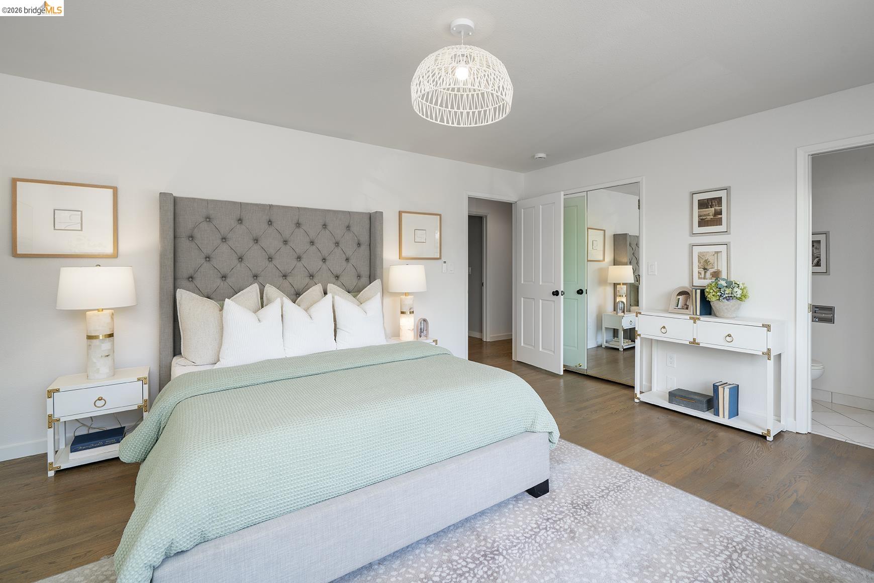 Detail Gallery Image 26 of 43 For 6109 Fairlane Dr, Oakland,  CA 94611 - 3 Beds | 2 Baths