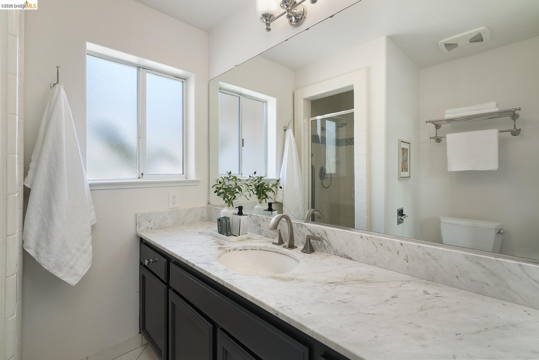 Detail Gallery Image 29 of 43 For 6109 Fairlane Dr, Oakland,  CA 94611 - 3 Beds | 2 Baths