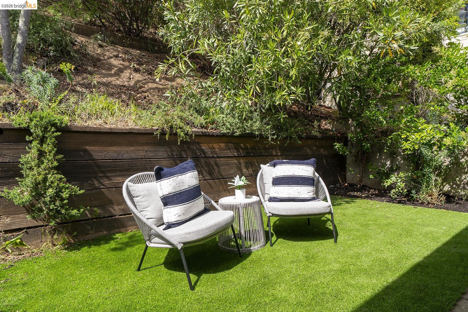 Detail Gallery Image 37 of 43 For 6109 Fairlane Dr, Oakland,  CA 94611 - 3 Beds | 2 Baths