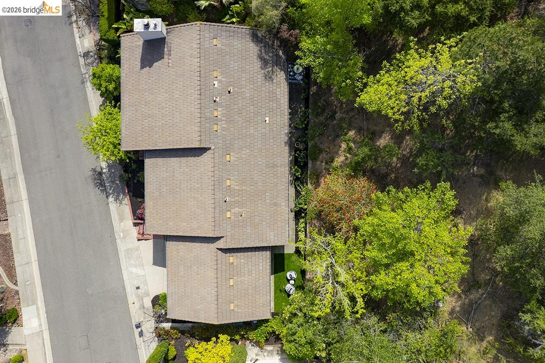 Detail Gallery Image 40 of 43 For 6109 Fairlane Dr, Oakland,  CA 94611 - 3 Beds | 2 Baths