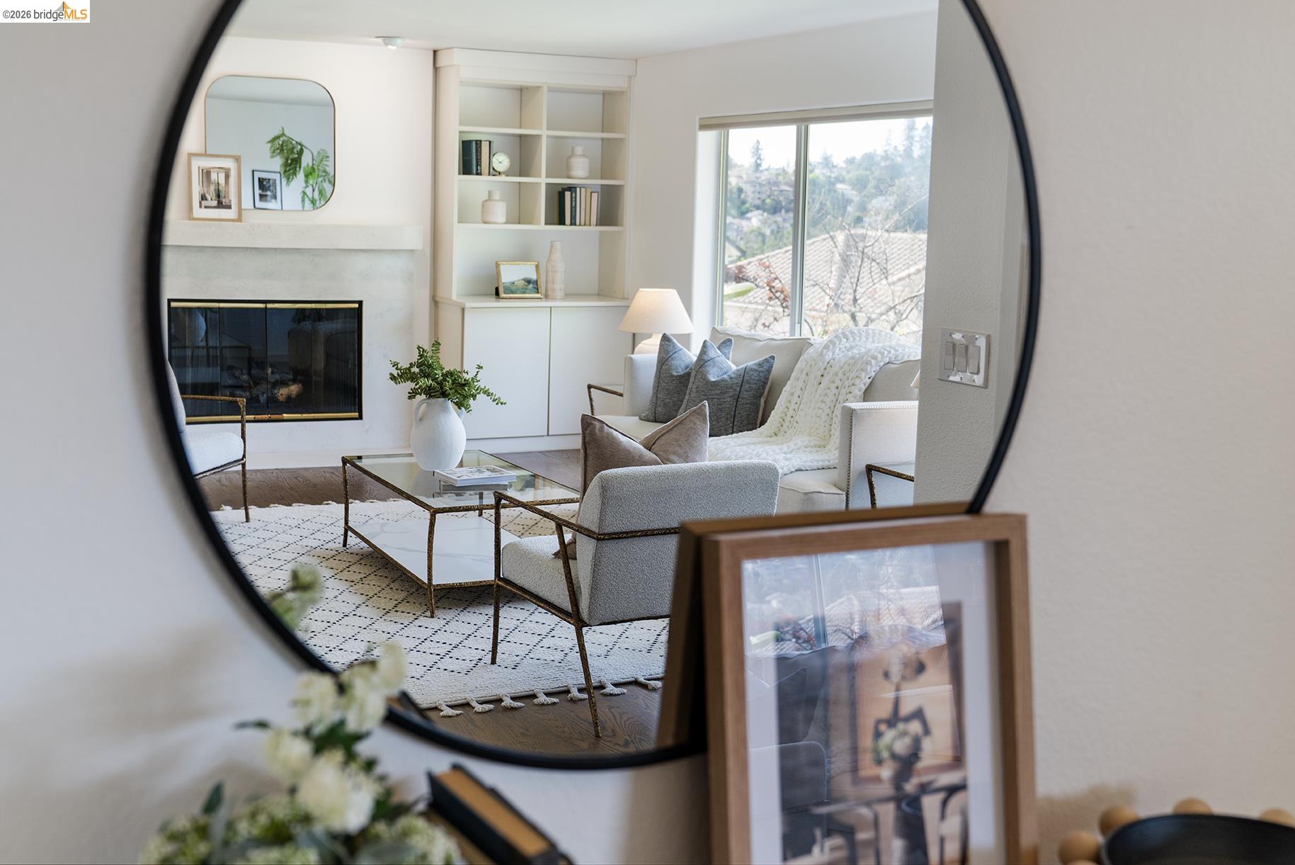 Detail Gallery Image 9 of 43 For 6109 Fairlane Dr, Oakland,  CA 94611 - 3 Beds | 2 Baths