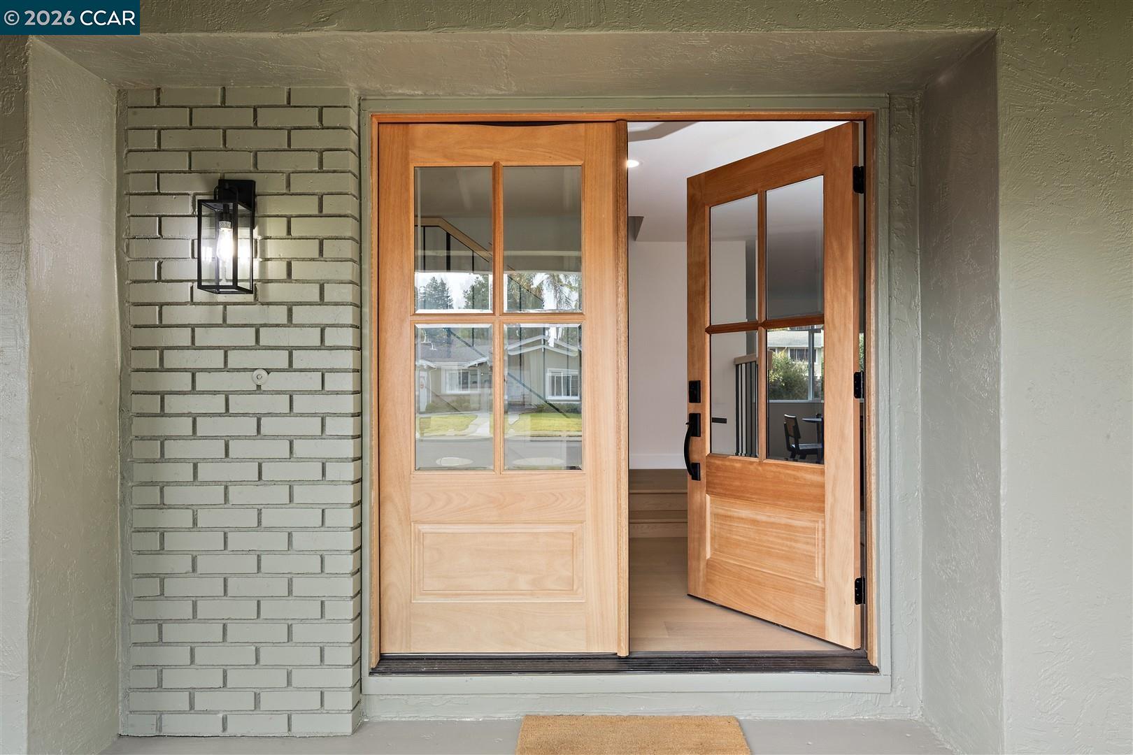 Detail Gallery Image 2 of 49 For 125 Larkwood Circle, Danville,  CA 94526 - 5 Beds | 2/1 Baths