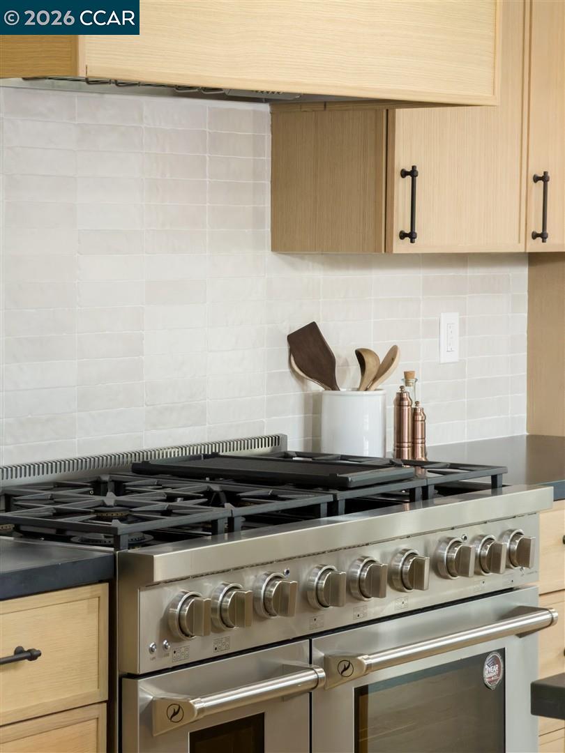 Detail Gallery Image 11 of 49 For 125 Larkwood Circle, Danville,  CA 94526 - 5 Beds | 2/1 Baths