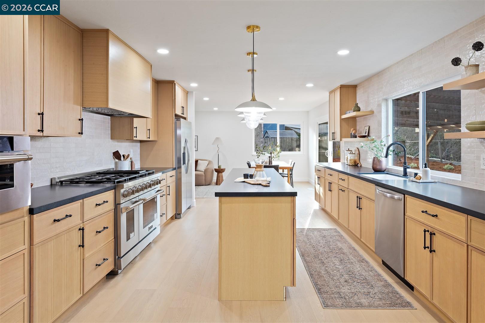 Detail Gallery Image 12 of 49 For 125 Larkwood Circle, Danville,  CA 94526 - 5 Beds | 2/1 Baths