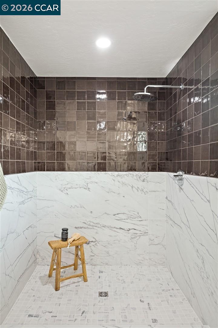 Detail Gallery Image 24 of 49 For 125 Larkwood Circle, Danville,  CA 94526 - 5 Beds | 2/1 Baths