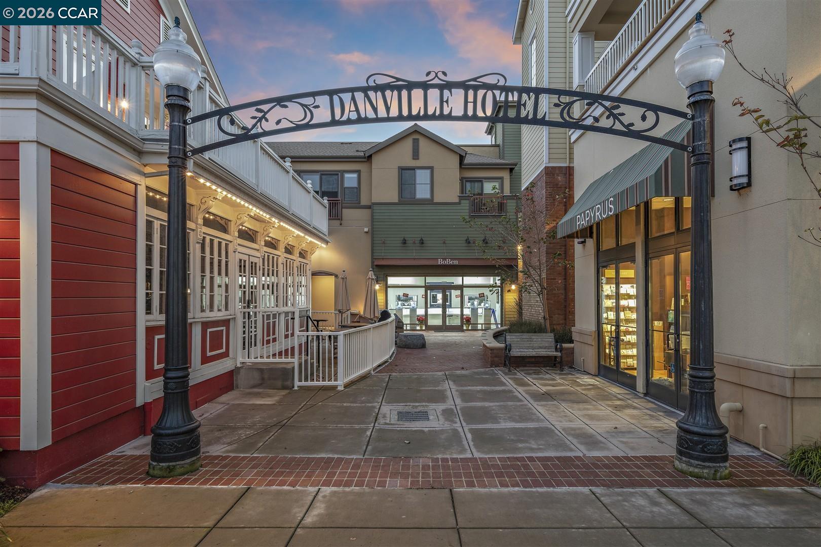 Detail Gallery Image 45 of 49 For 125 Larkwood Circle, Danville,  CA 94526 - 5 Beds | 2/1 Baths