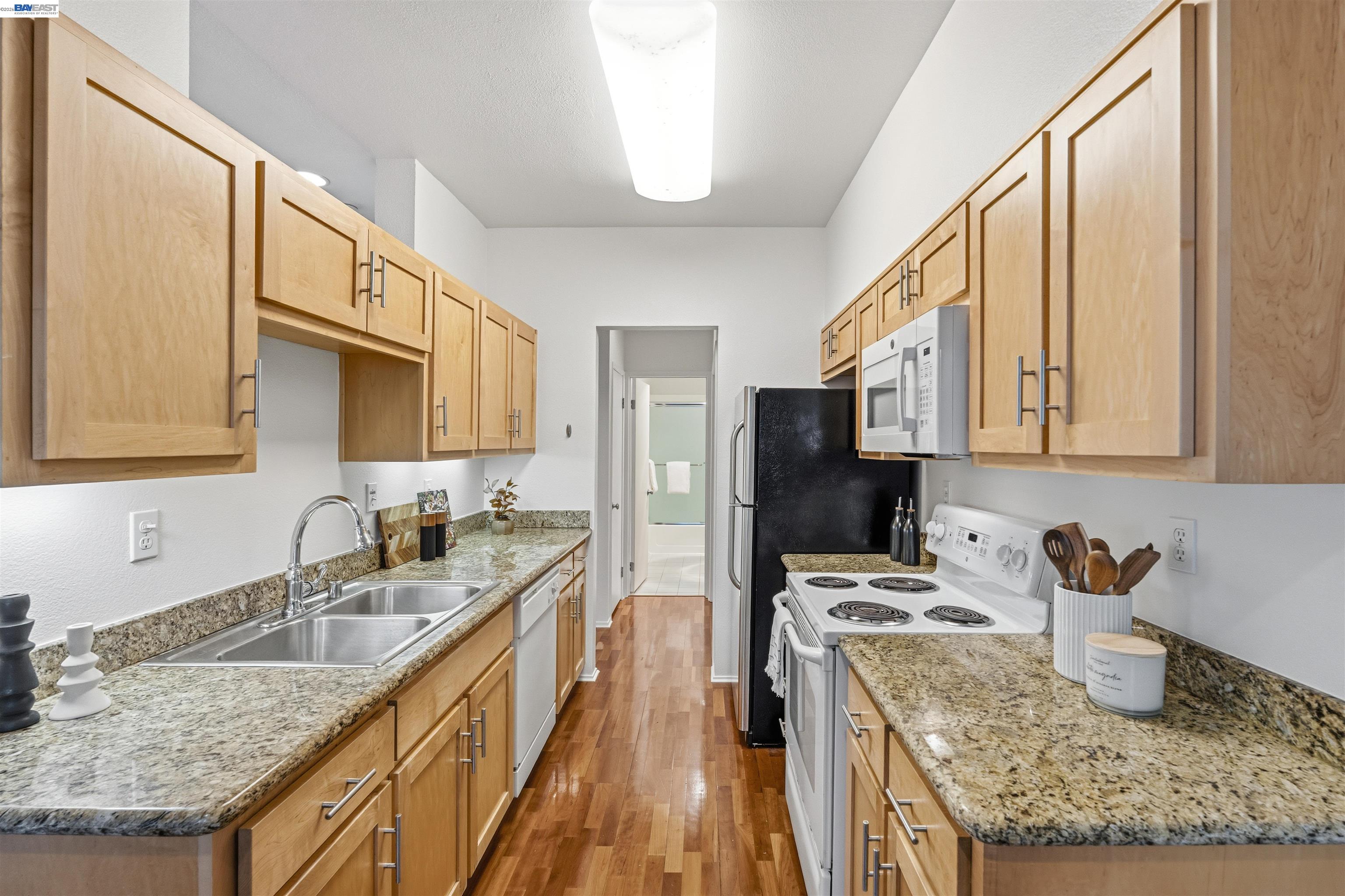 Detail Gallery Image 5 of 35 For 15 Marina Lakes Drive, Richmond,  CA 94804 - 2 Beds | 1 Baths