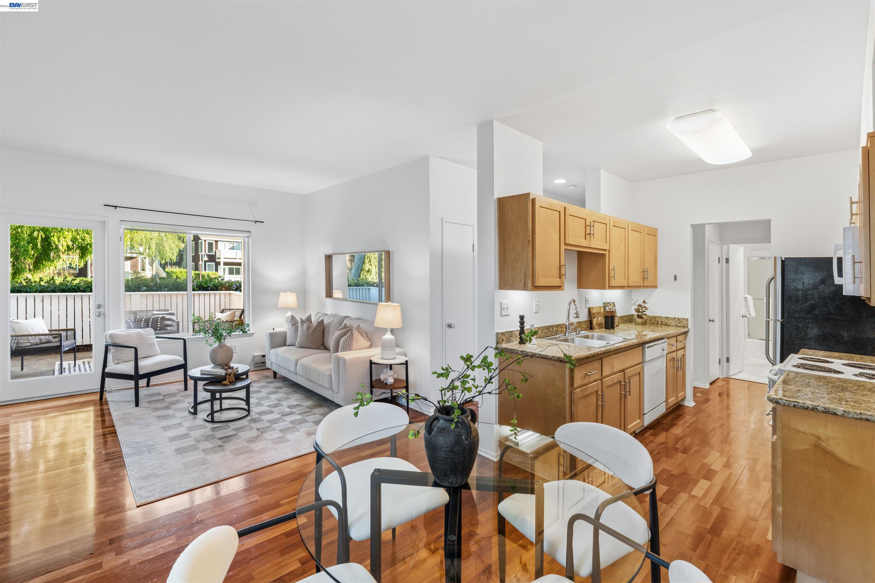 Detail Gallery Image 8 of 35 For 15 Marina Lakes Drive, Richmond,  CA 94804 - 2 Beds | 1 Baths