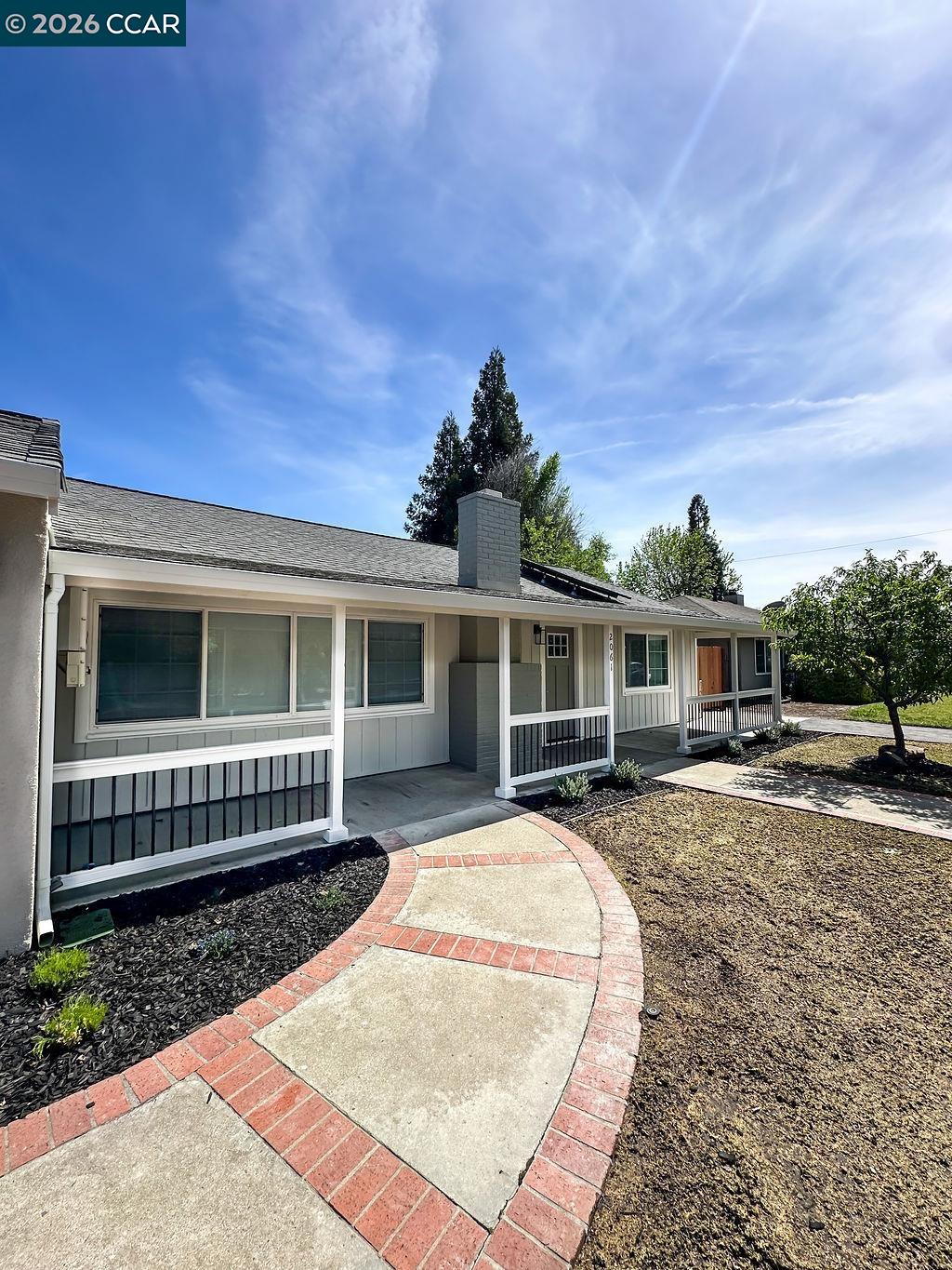 Detail Gallery Image 2 of 24 For 2061 Sherman Dr, Pleasant Hill,  CA 94523 - 3 Beds | 1/1 Baths