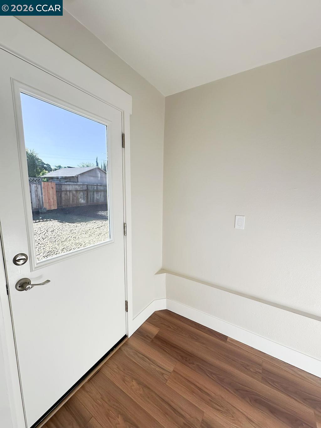 Detail Gallery Image 7 of 24 For 2061 Sherman Dr, Pleasant Hill,  CA 94523 - 3 Beds | 1/1 Baths