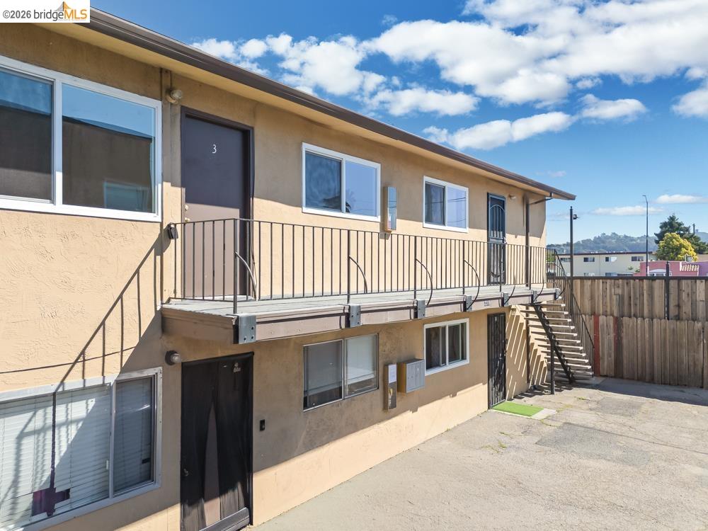 Detail Gallery Image 6 of 13 For 2215 Dover Ave, San Pablo,  CA 94806 - – Beds | – Baths