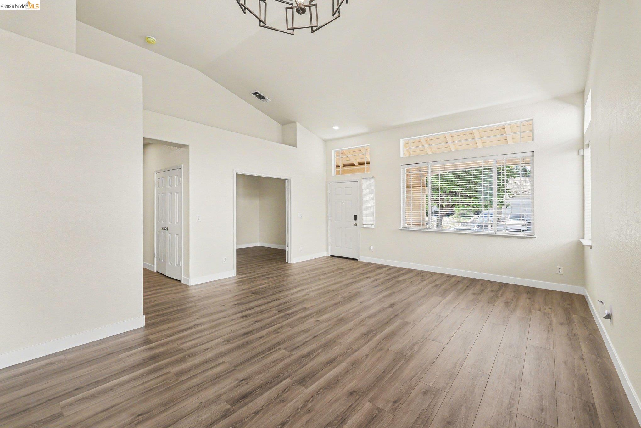 Detail Gallery Image 6 of 25 For 2109 Bedrock Way, Antioch,  CA 94509 - 4 Beds | 2 Baths