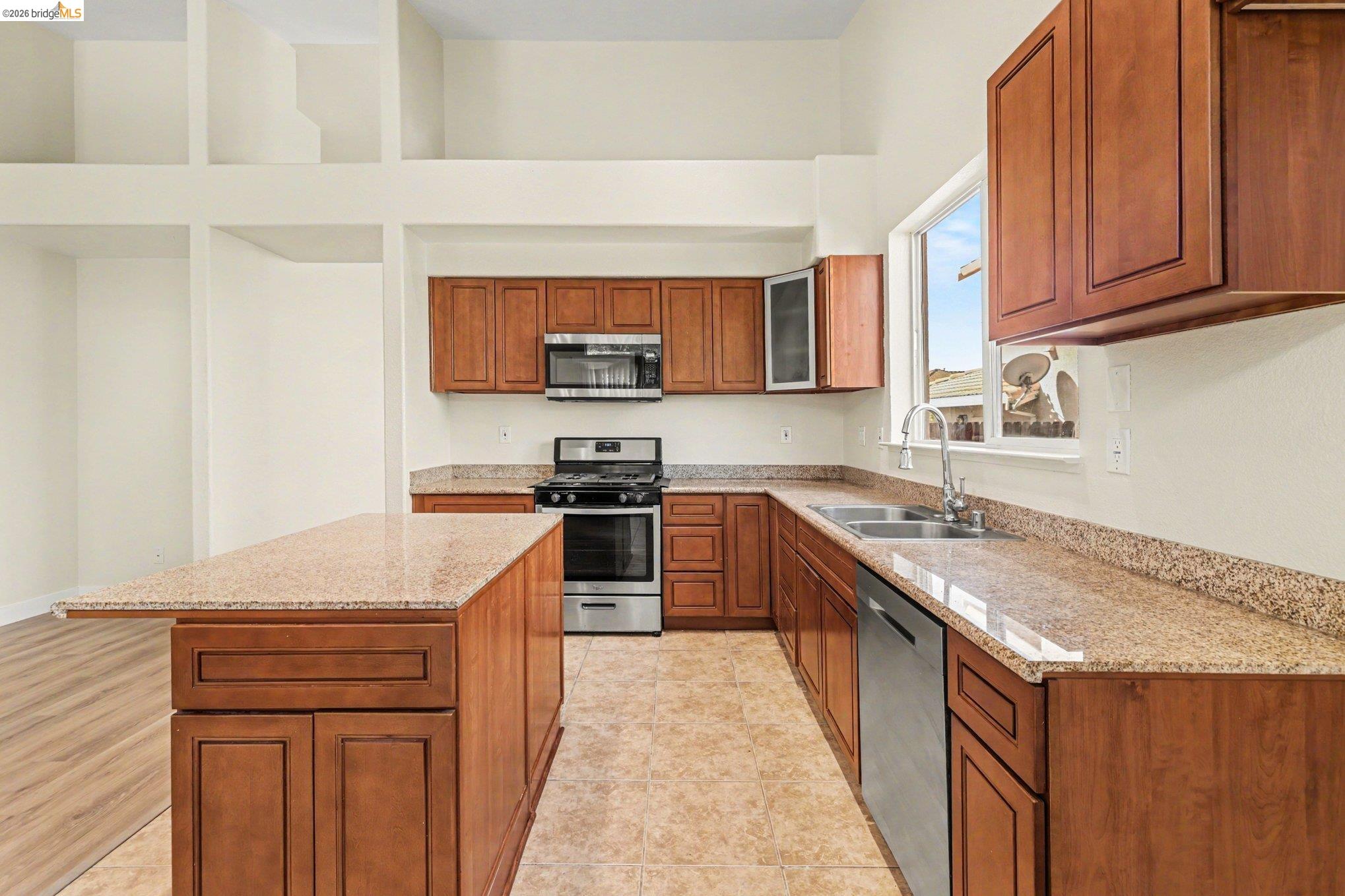 Detail Gallery Image 7 of 25 For 2109 Bedrock Way, Antioch,  CA 94509 - 4 Beds | 2 Baths