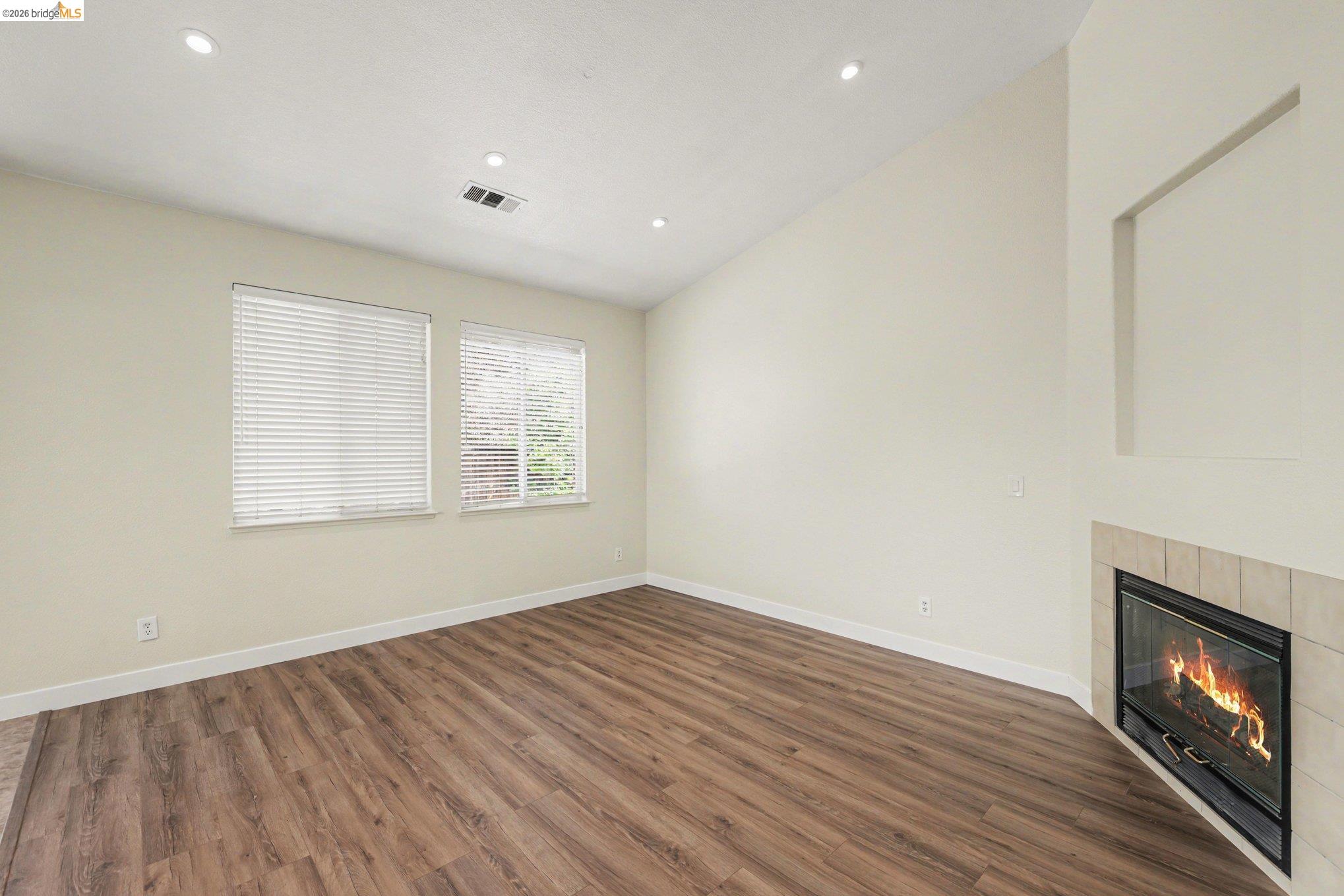 Detail Gallery Image 9 of 25 For 2109 Bedrock Way, Antioch,  CA 94509 - 4 Beds | 2 Baths