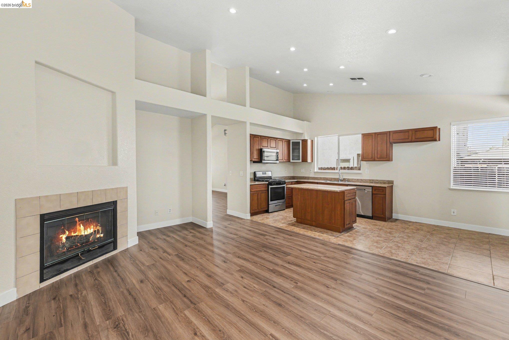 Detail Gallery Image 10 of 25 For 2109 Bedrock Way, Antioch,  CA 94509 - 4 Beds | 2 Baths