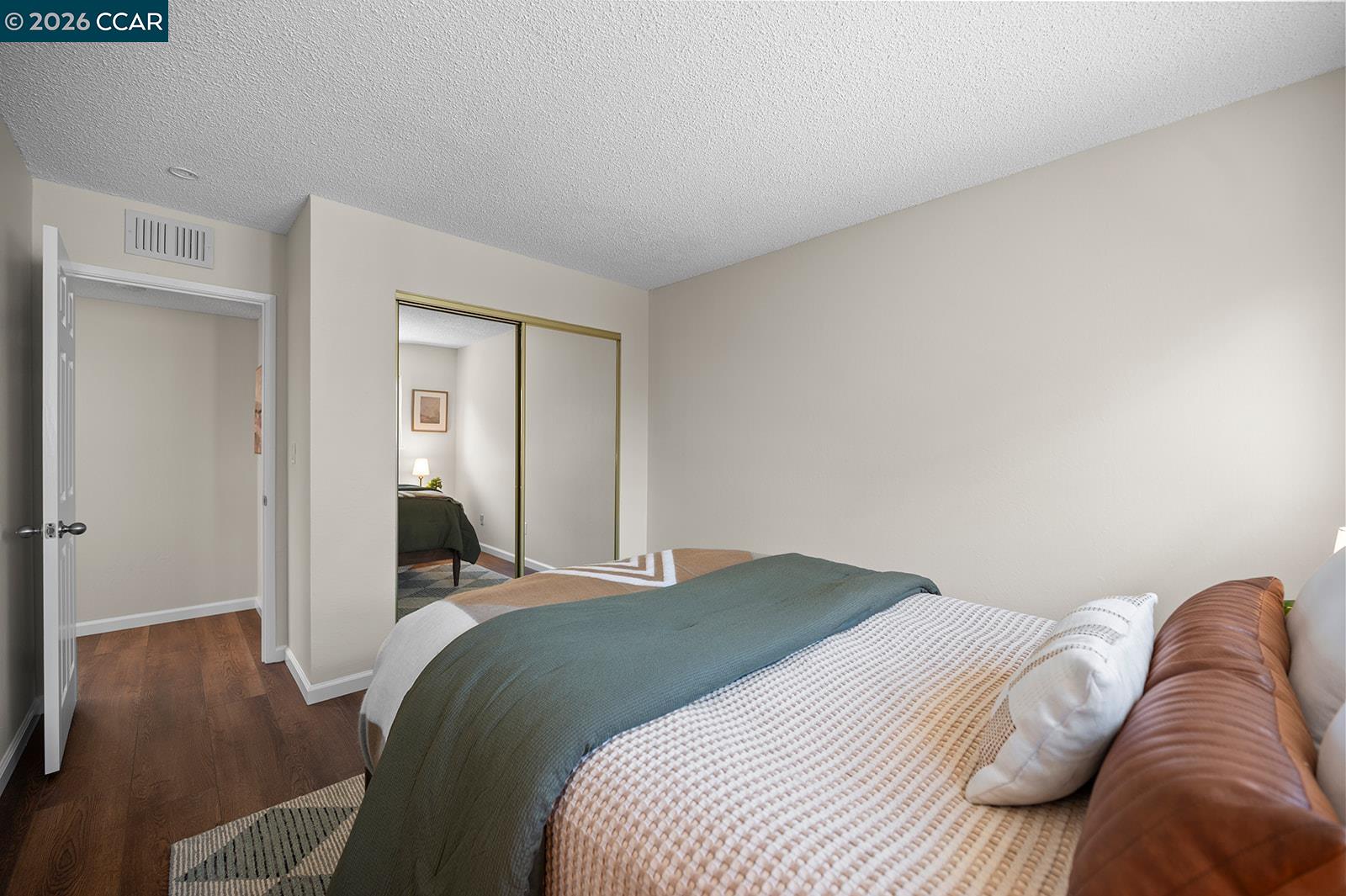 Detail Gallery Image 20 of 30 For 425 Glacier Dr, Martinez,  CA 94553 - 2 Beds | 1/1 Baths