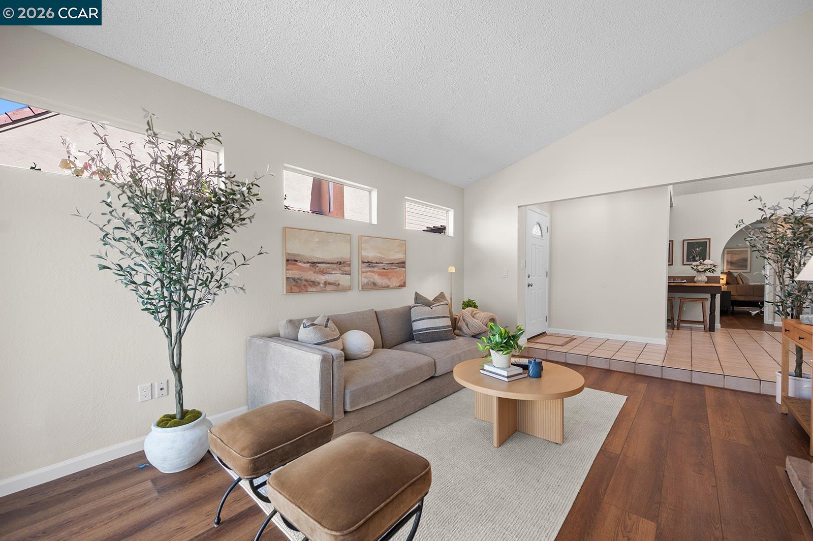 Detail Gallery Image 6 of 30 For 425 Glacier Dr, Martinez,  CA 94553 - 2 Beds | 1/1 Baths