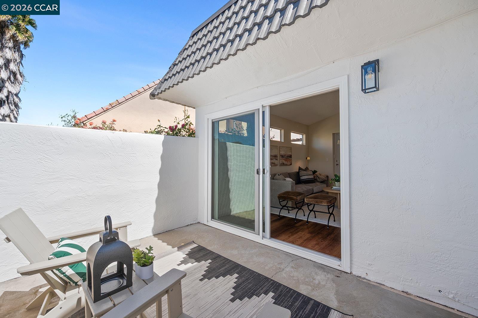 Detail Gallery Image 8 of 30 For 425 Glacier Dr, Martinez,  CA 94553 - 2 Beds | 1/1 Baths