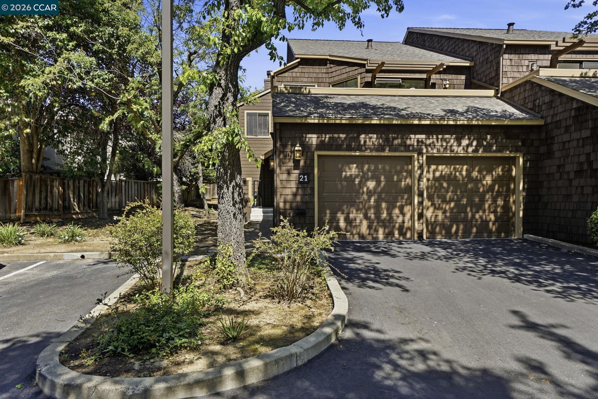 Front Image Thumbnail for CC41129932