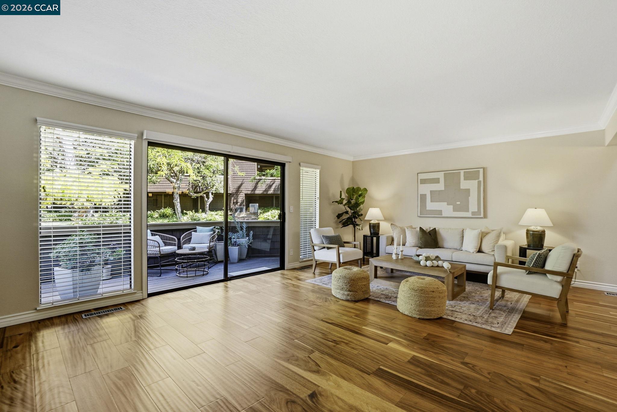 Detail Gallery Image 4 of 50 For 21 Royston Walk, Pleasant Hill,  CA 94523-2078 - 3 Beds | 2/1 Baths