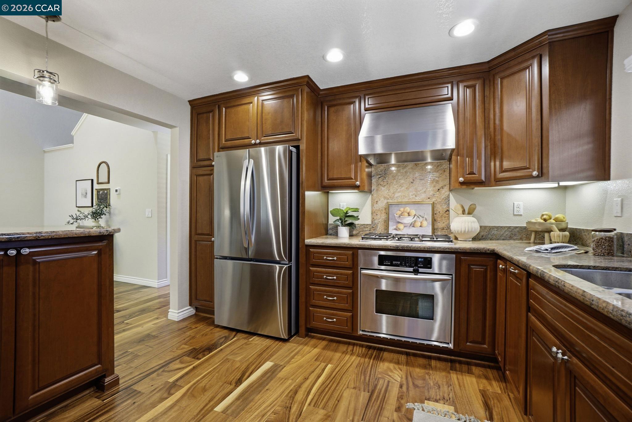 Detail Gallery Image 8 of 50 For 21 Royston Walk, Pleasant Hill,  CA 94523-2078 - 3 Beds | 2/1 Baths