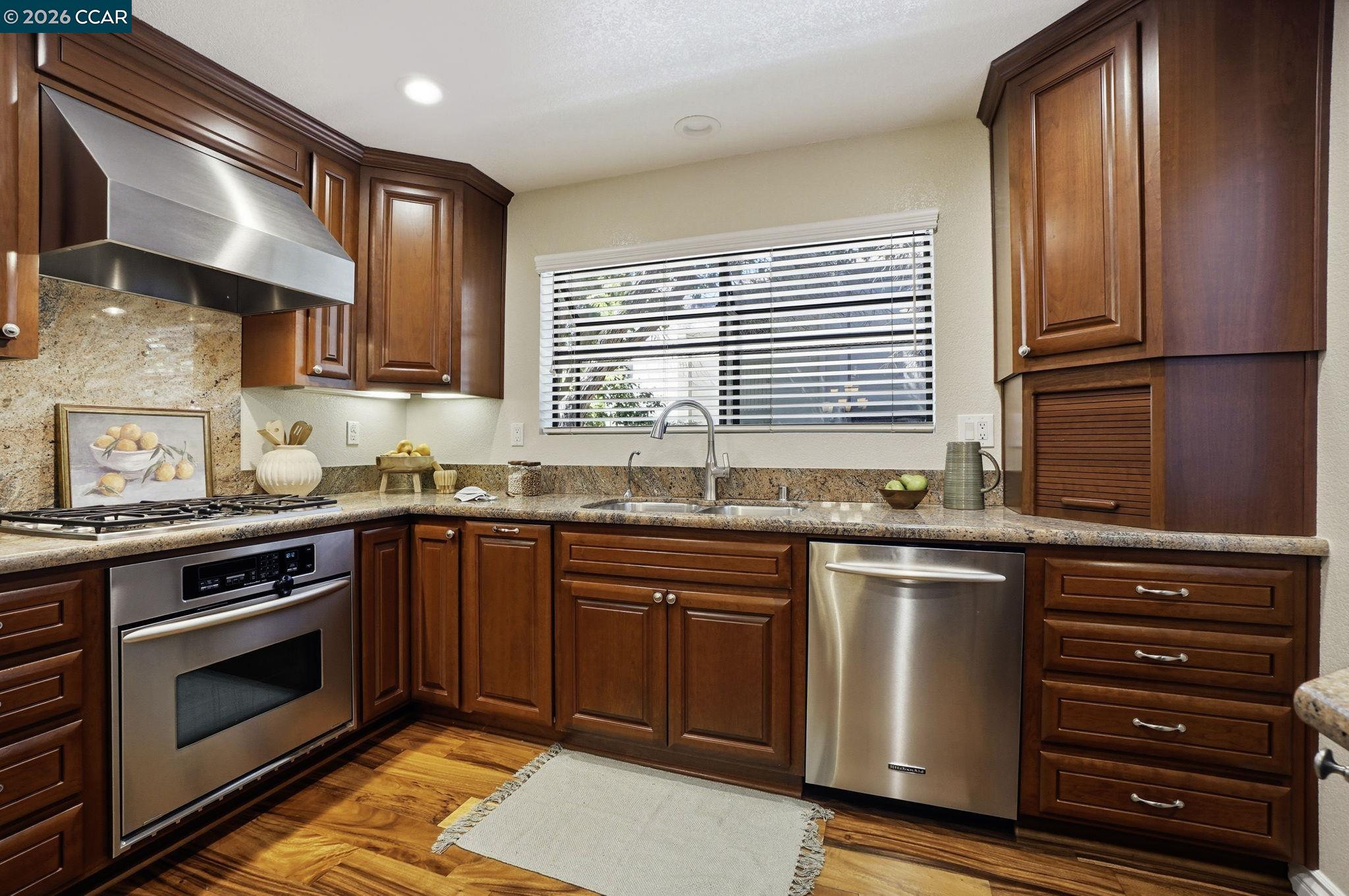 Detail Gallery Image 9 of 50 For 21 Royston Walk, Pleasant Hill,  CA 94523-2078 - 3 Beds | 2/1 Baths