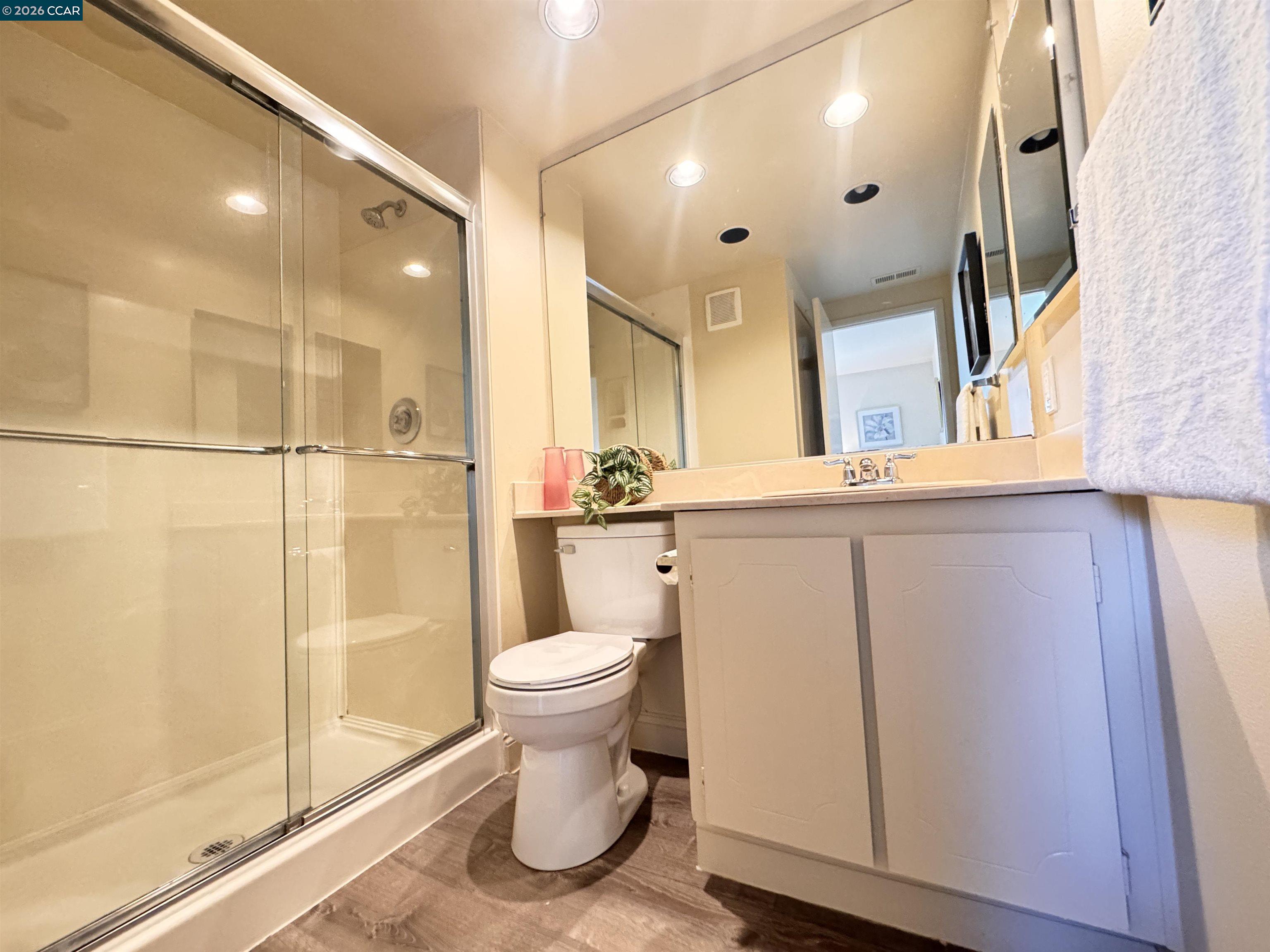 Detail Gallery Image 11 of 14 For 813 Ladera Corte, San Ramon,  CA 94583 - 3 Beds | 2/1 Baths