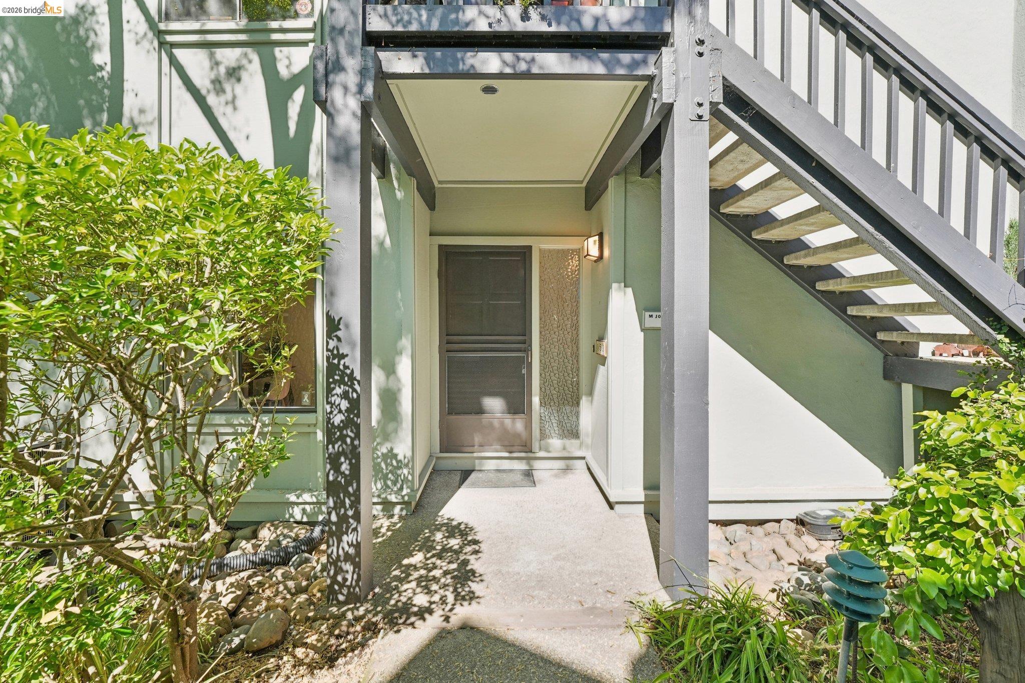 Detail Gallery Image 2 of 46 For 153 Rubicon Cir, Danville,  CA 94526 - 2 Beds | 2 Baths