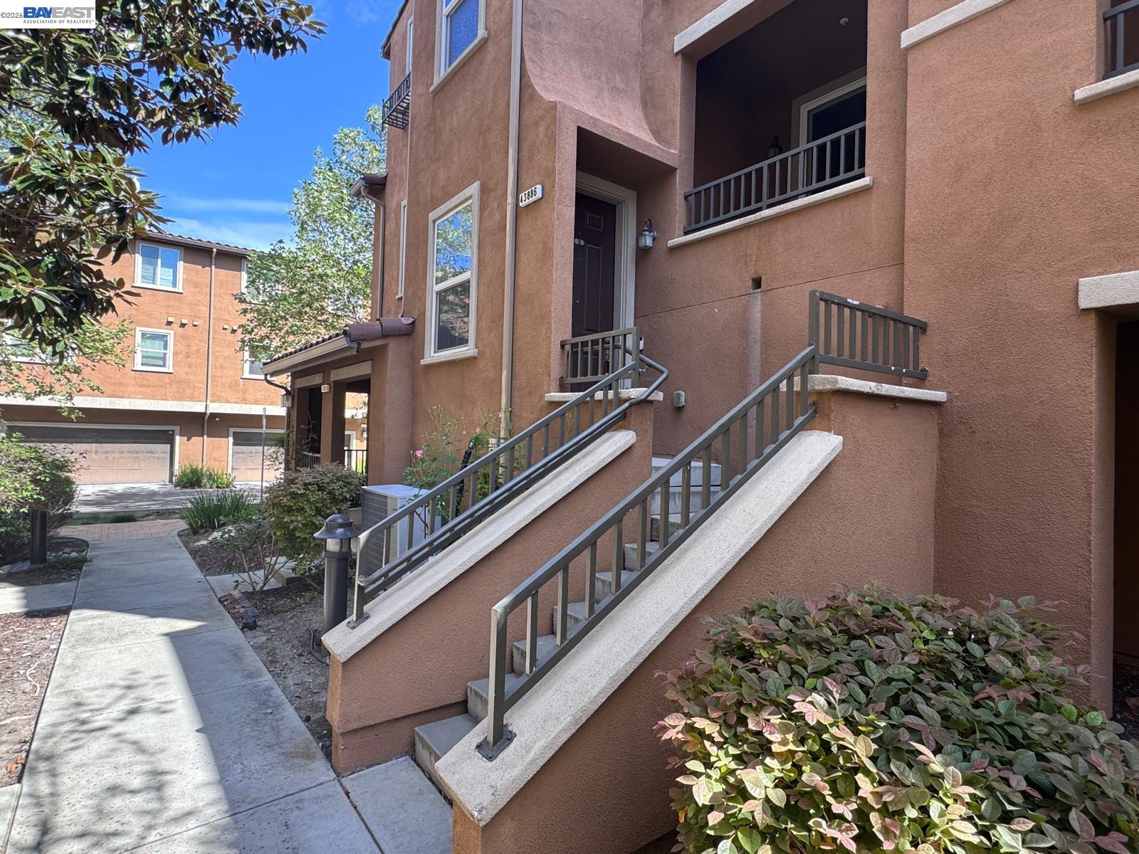 Photo #2: 41129937 Listing: Photo #2