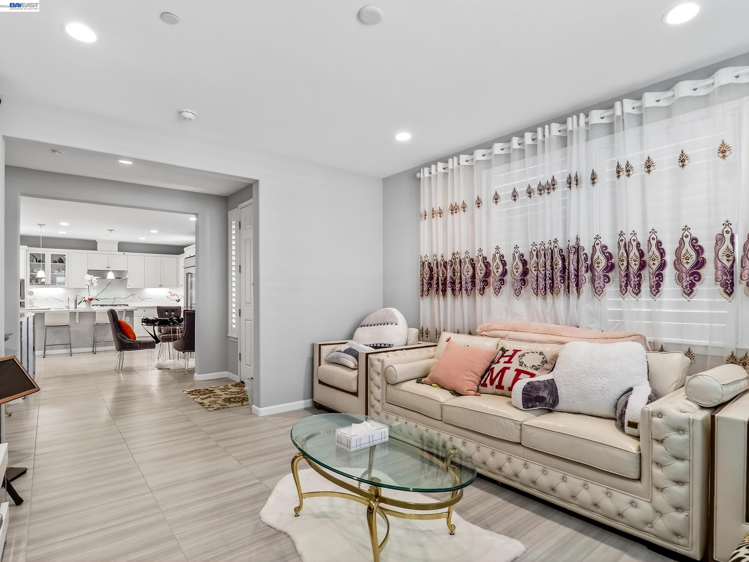 Detail Gallery Image 5 of 34 For 5030 Brook Valley Loop, San Jose,  CA 95136 - 3 Beds | 2/1 Baths