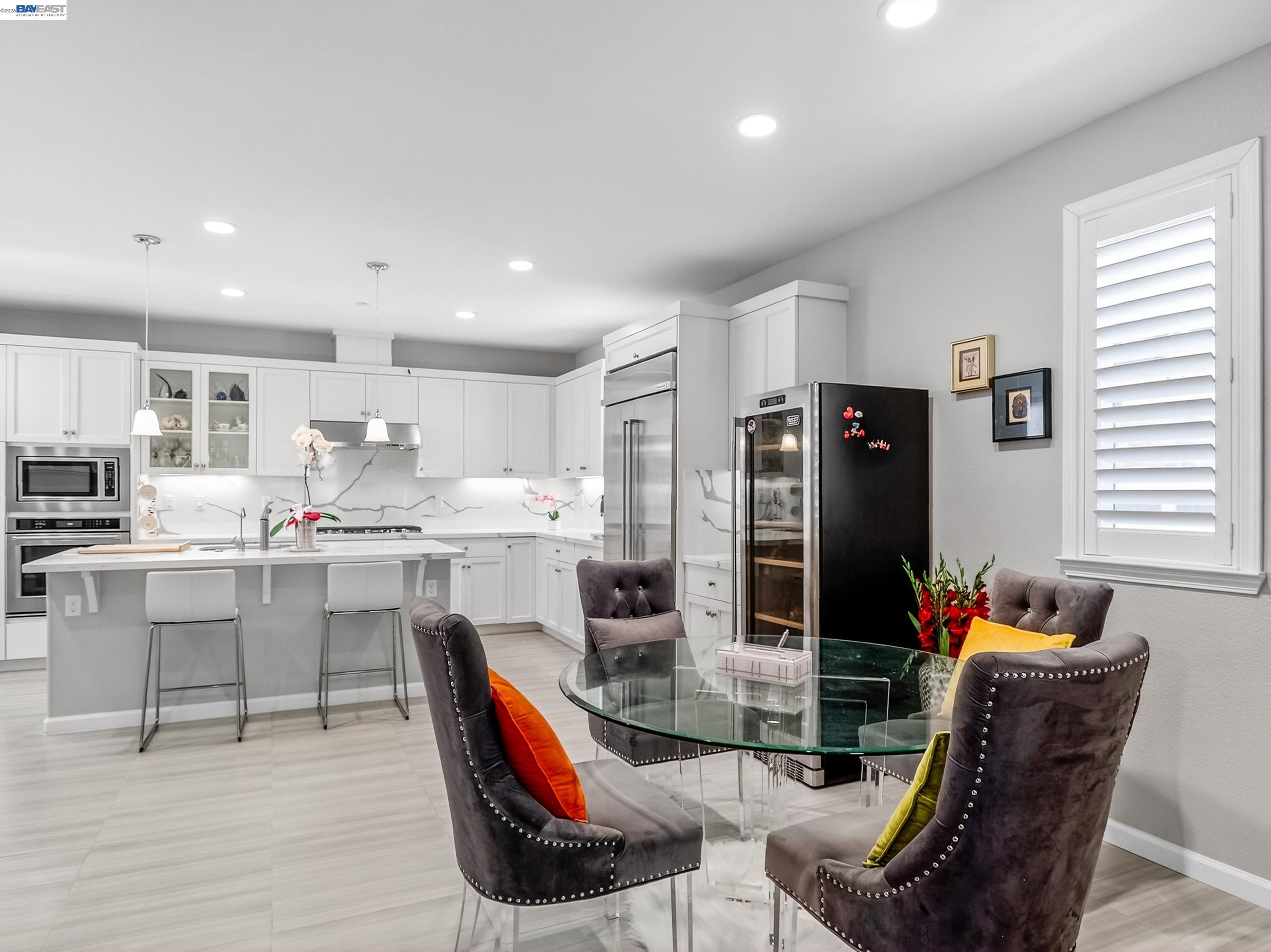 Detail Gallery Image 8 of 34 For 5030 Brook Valley Loop, San Jose,  CA 95136 - 3 Beds | 2/1 Baths