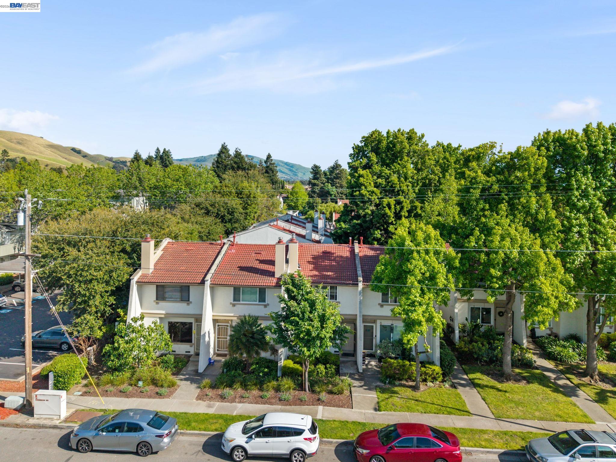 Photo #2: 41129946 Listing: Photo #2