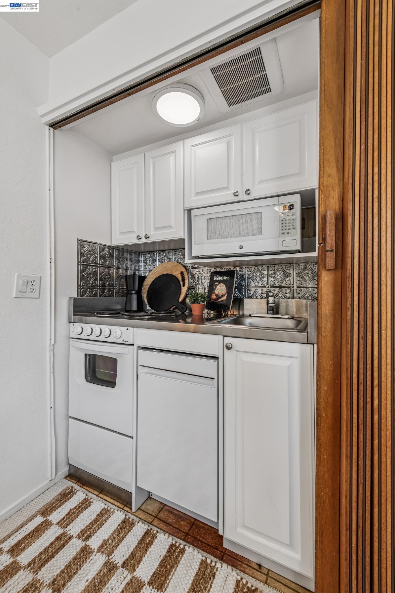 Photo #10: 41129950 Listing: Photo #10