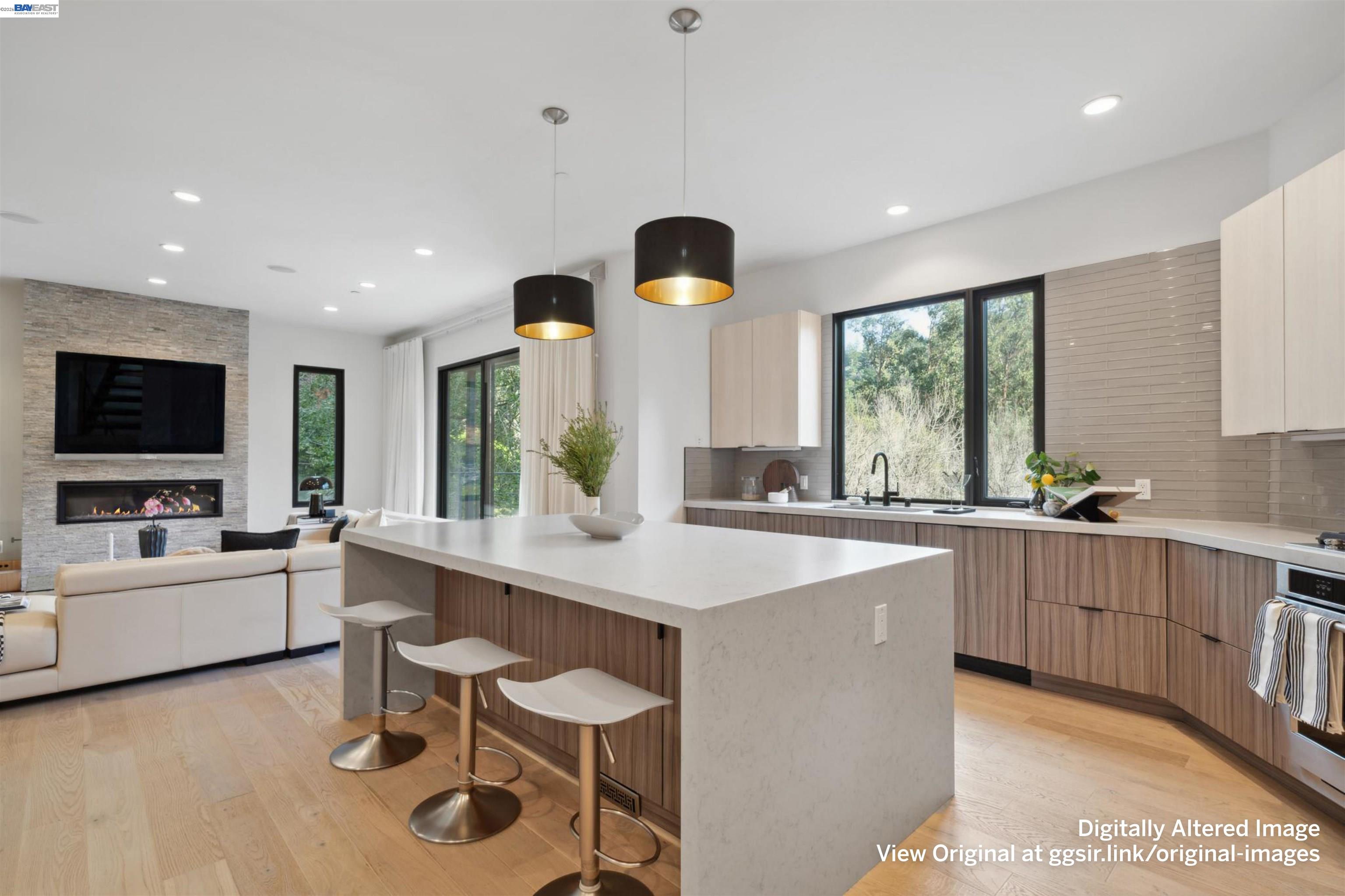 Detail Gallery Image 15 of 60 For 3 West Cir, Oakland,  CA 94611 - 4 Beds | 4/1 Baths