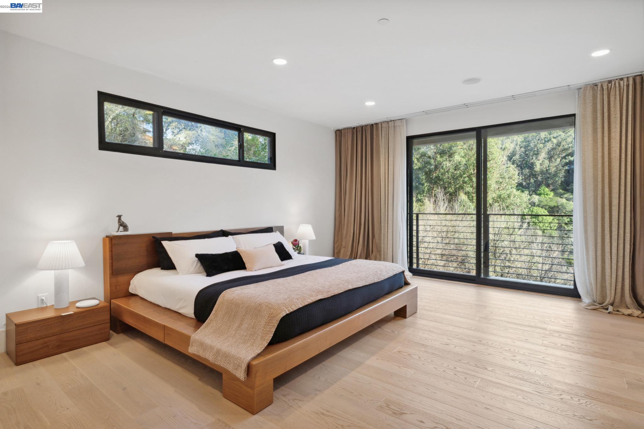 Detail Gallery Image 27 of 60 For 3 West Cir, Oakland,  CA 94611 - 4 Beds | 4/1 Baths