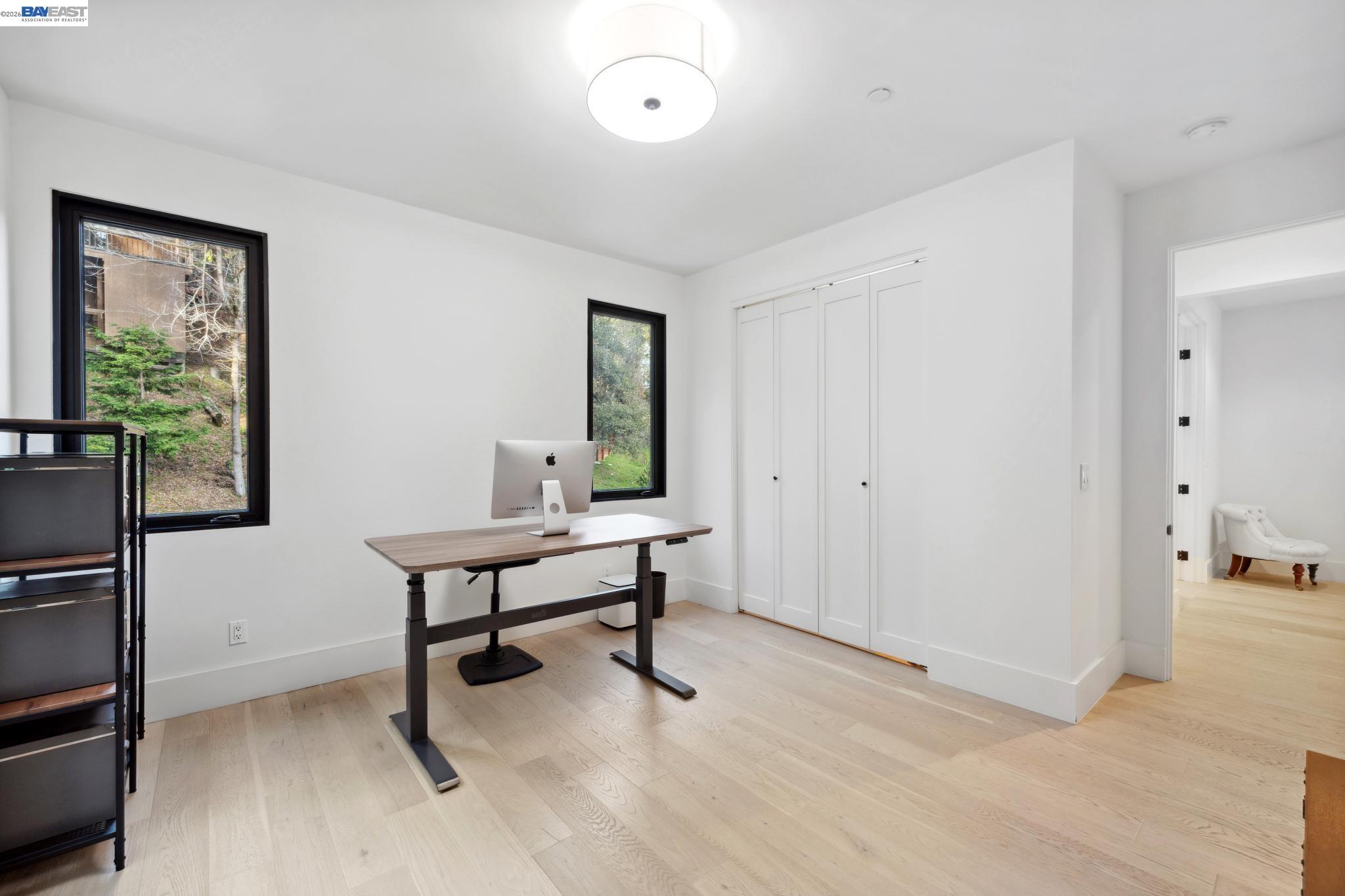 Detail Gallery Image 40 of 60 For 3 West Cir, Oakland,  CA 94611 - 4 Beds | 4/1 Baths