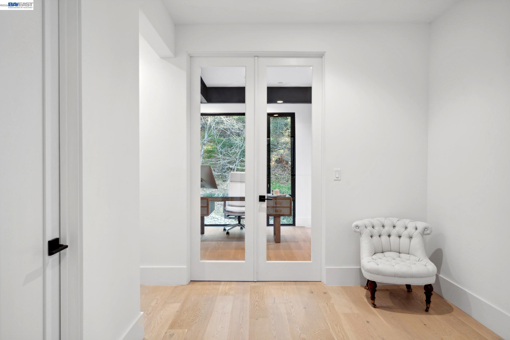 Detail Gallery Image 42 of 60 For 3 West Cir, Oakland,  CA 94611 - 4 Beds | 4/1 Baths