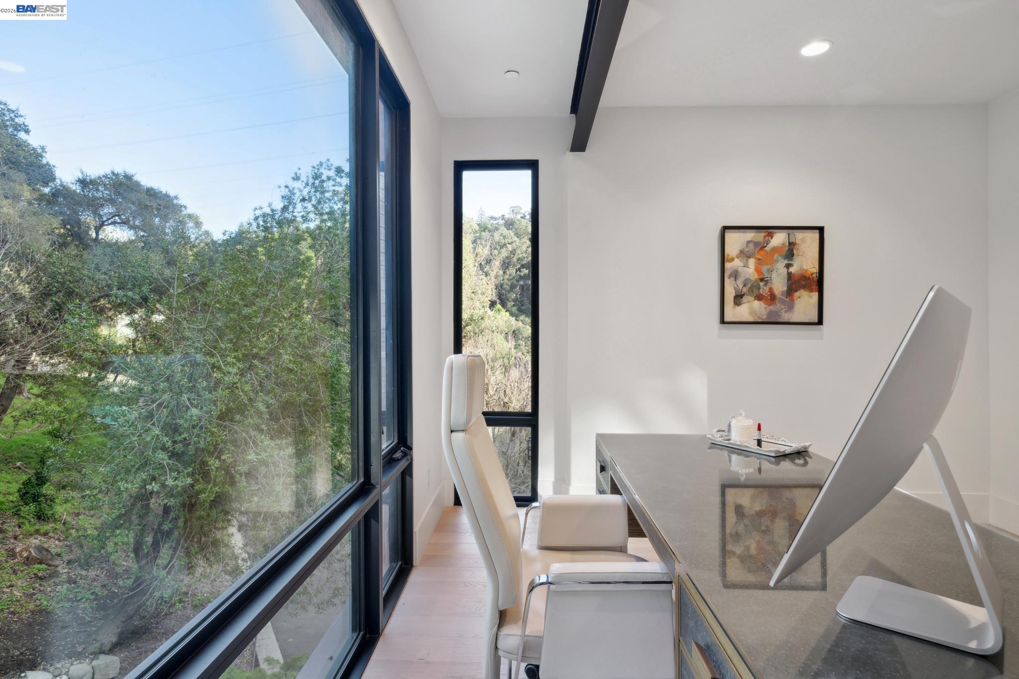 Detail Gallery Image 9 of 60 For 3 West Cir, Oakland,  CA 94611 - 4 Beds | 4/1 Baths